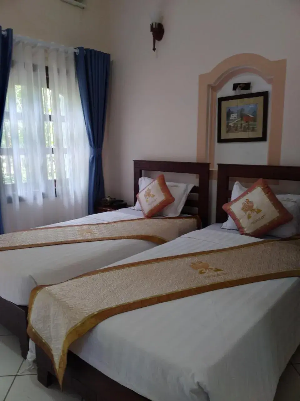 Bed in Gold Rooster Resort Bed in Gold Rooster Resort