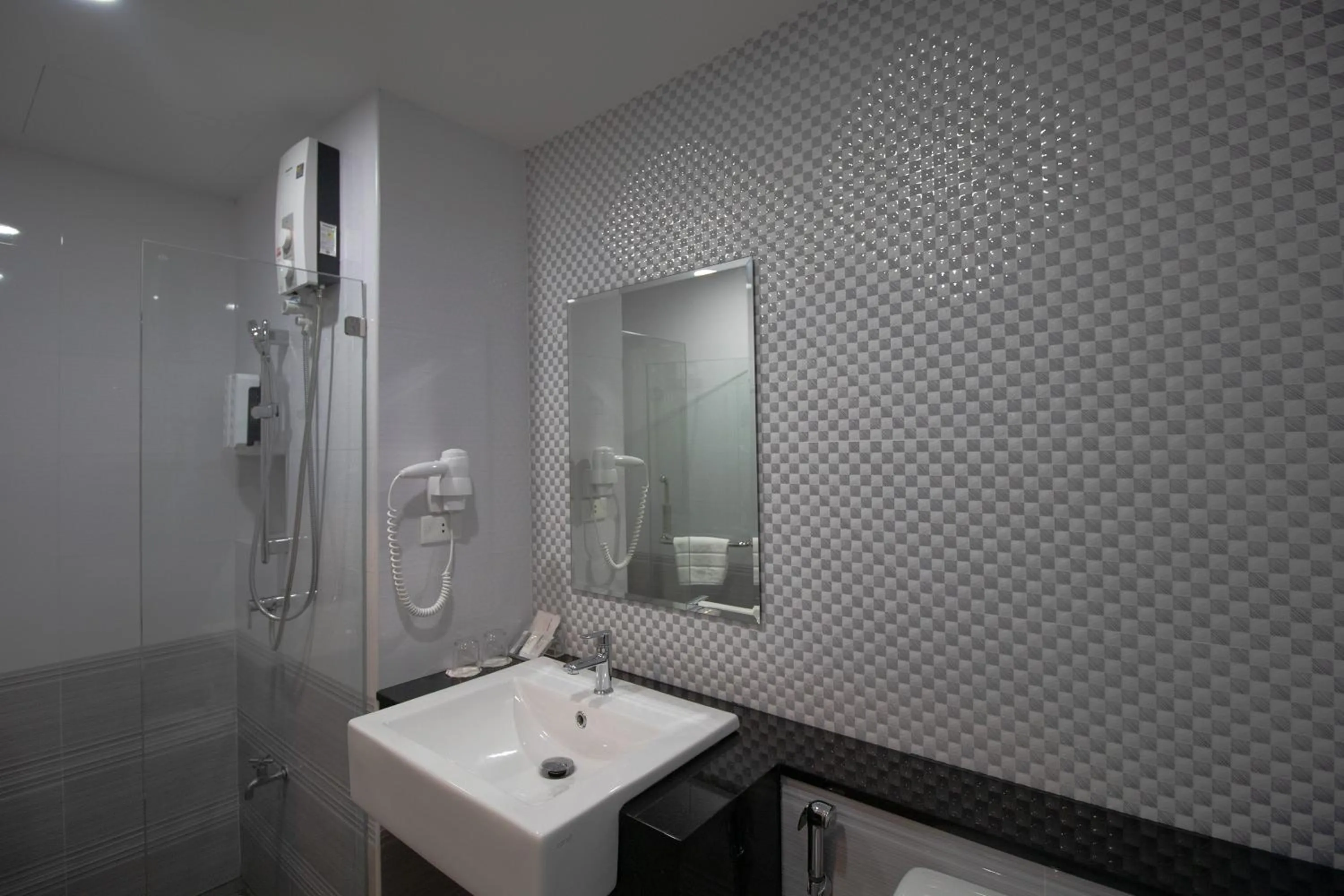 Shower in Phavina Hotel & Grand Boutique Rayong