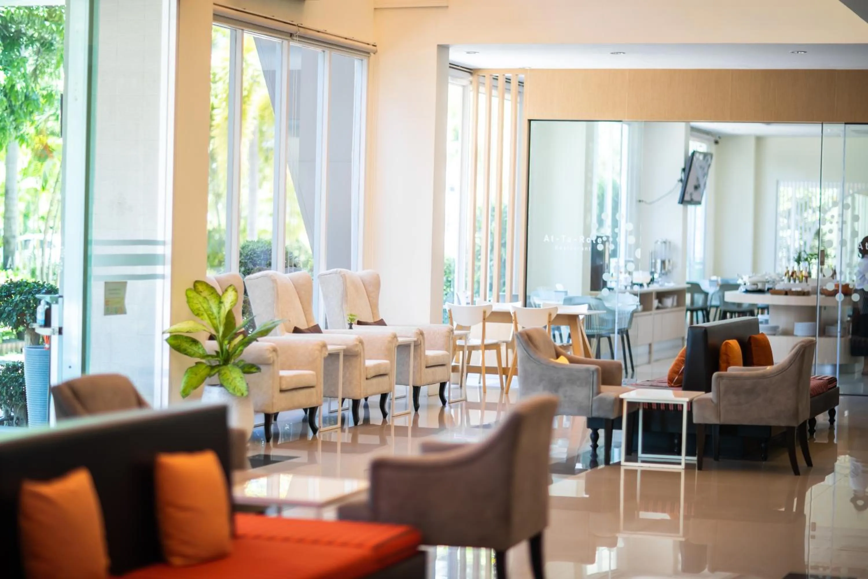 Restaurant/places to eat in Phavina Hotel Rayong SHA Extra Plus