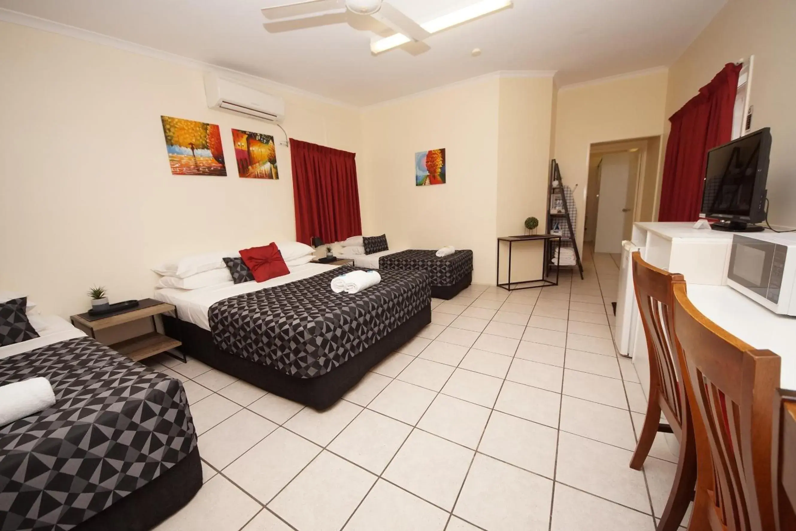 Standard Family Room in Parkside Motel Ayr Standard Family Room in Parkside Motel Ayr