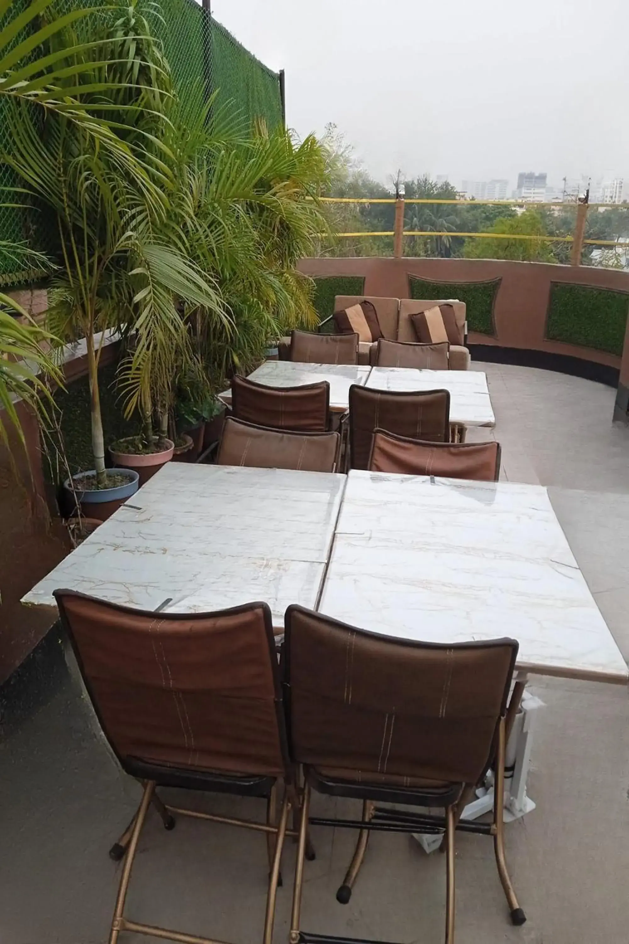 Restaurant/places to eat in The Kei Inn & Suites Hotel near Salt Lake Restaurant/places to eat in The Kei Inn & Suites Hotel near Salt Lake