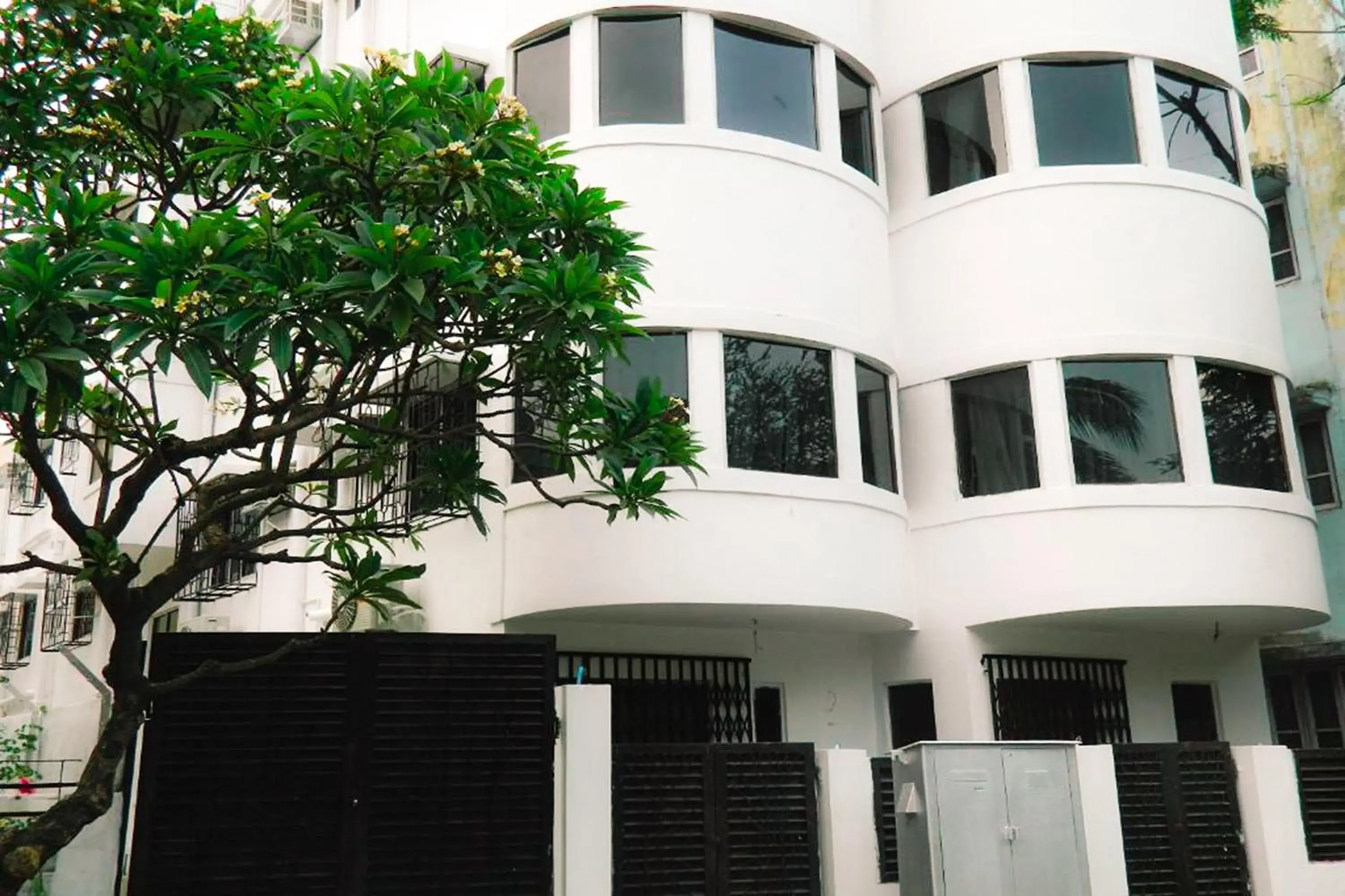 Property building in The Kei Inn & Suites Hotel near Salt Lake Property building in The Kei Inn & Suites Hotel near Salt Lake