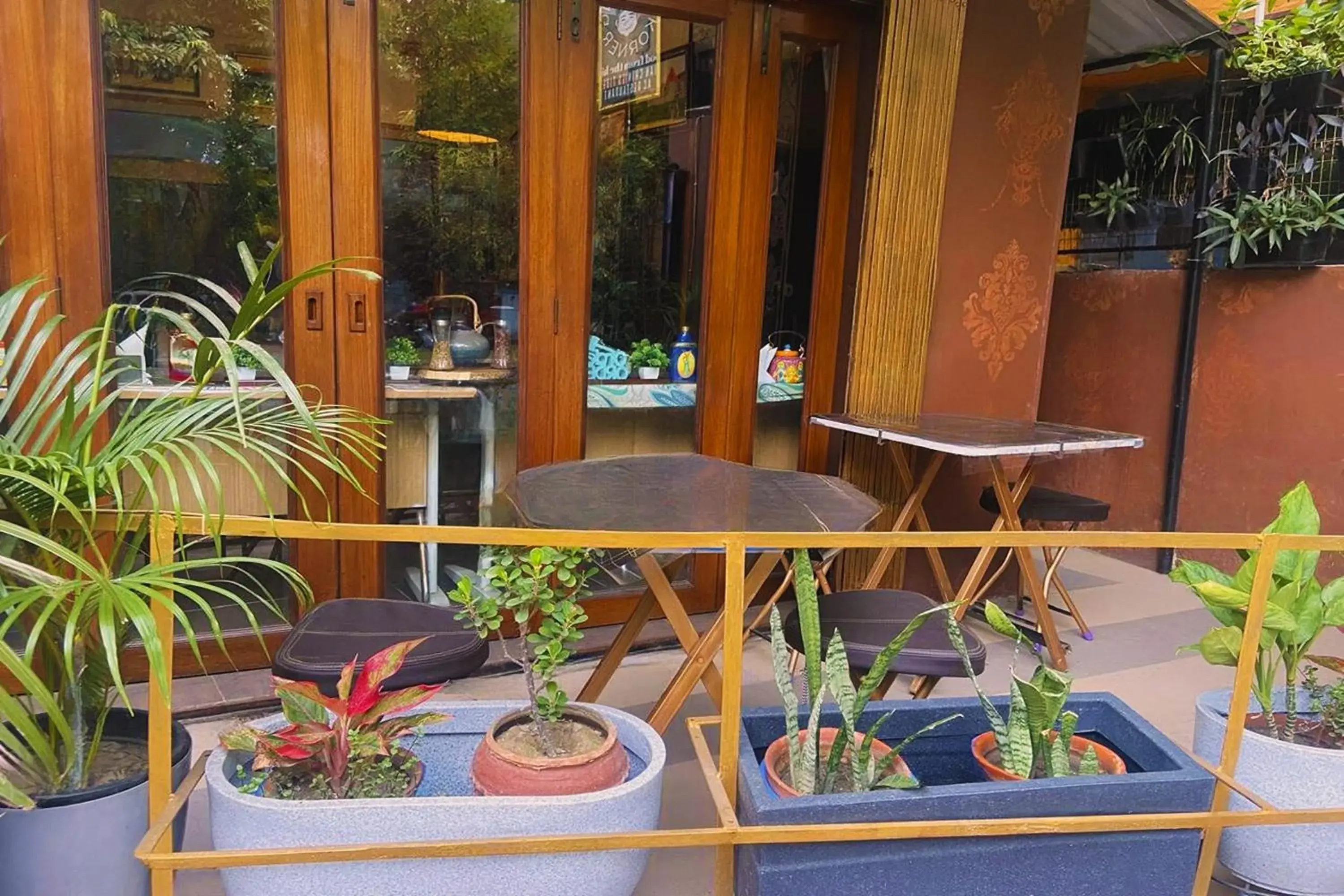 Restaurant/places to eat in The Kei Inn & Suites Hotel near Salt Lake Restaurant/places to eat in The Kei Inn & Suites Hotel near Salt Lake