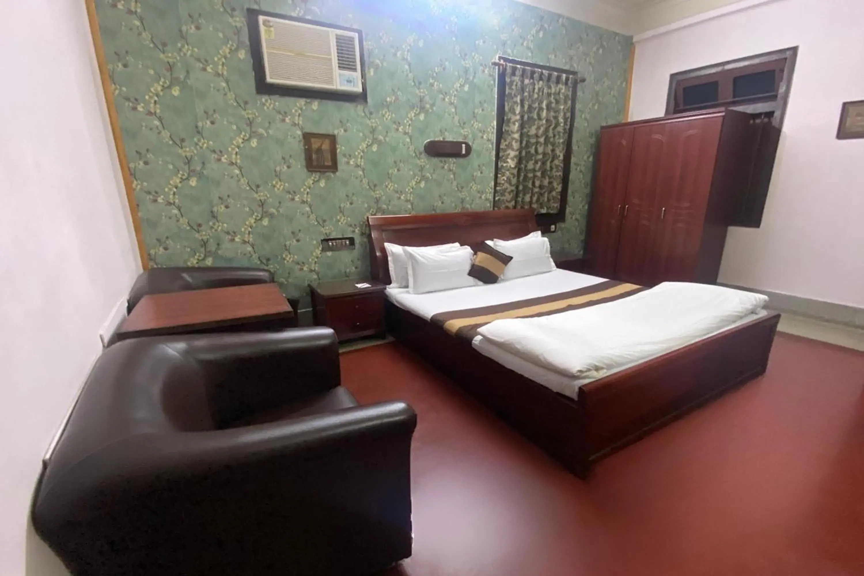 Superior Double Room in The Kei Suites Superior Double Room in The Kei Suites