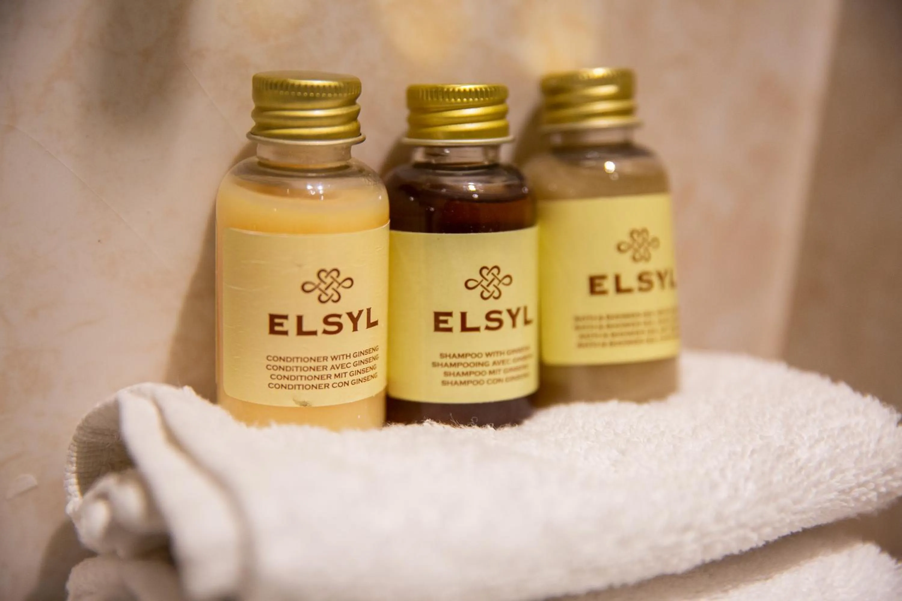 Bathroom in 2 Bedroom Penthouse, Clockhouse, Hoddessdon