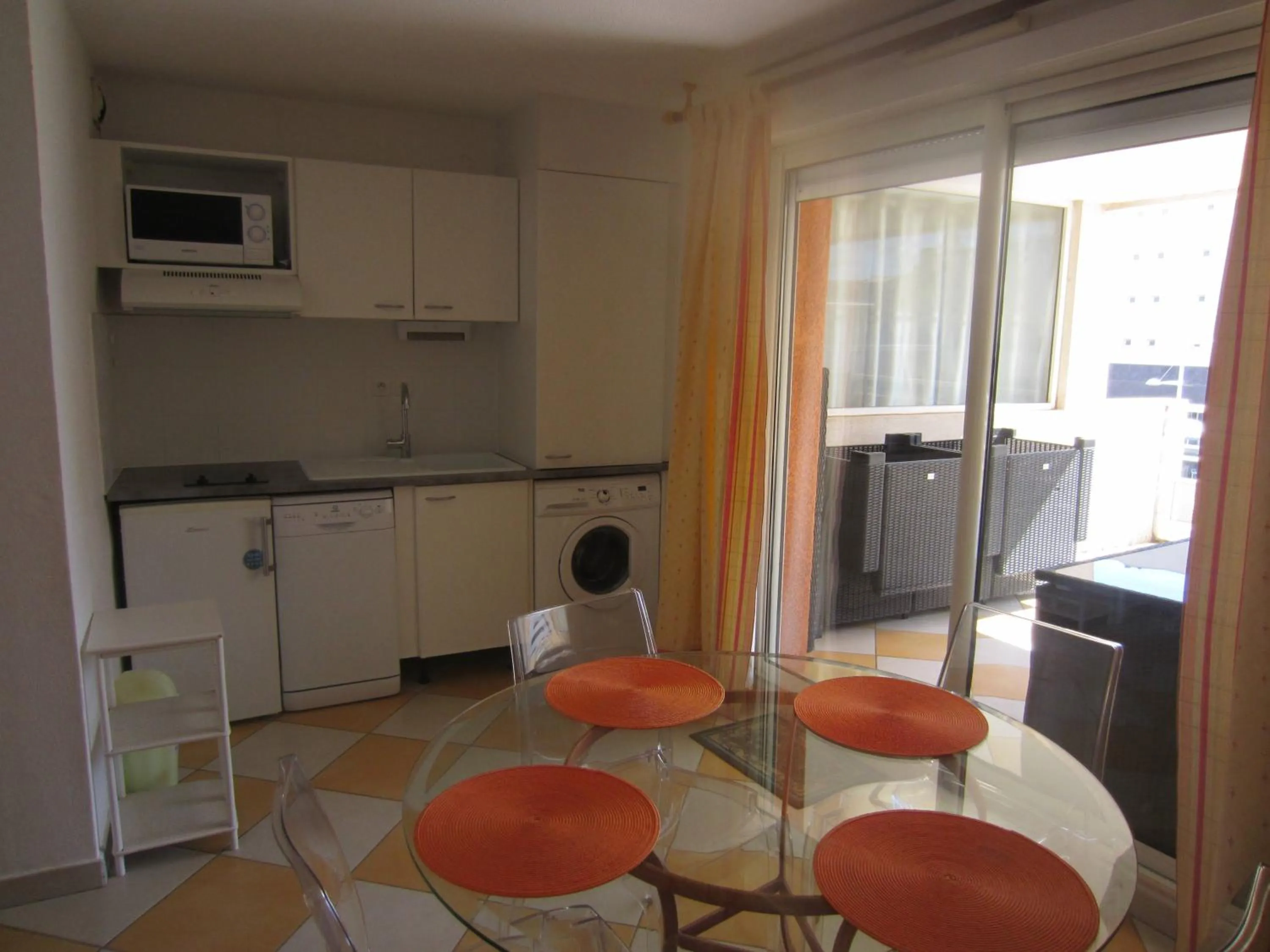 Kitchen or kitchenette in Arena Résidence