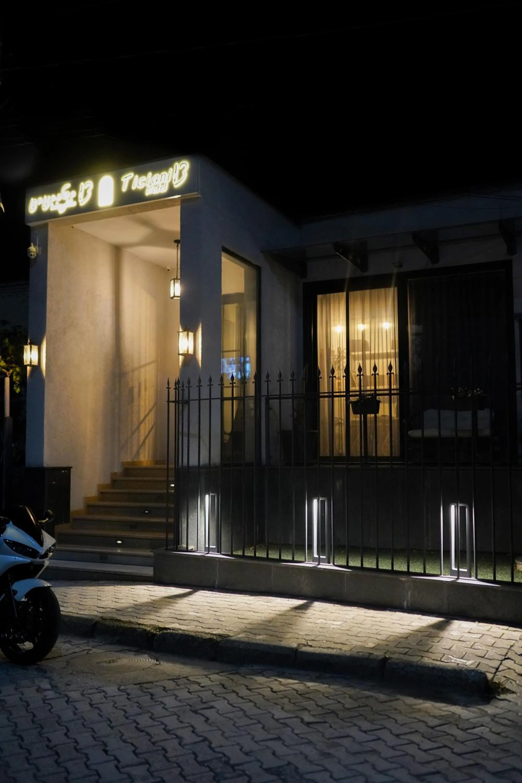 Property building in Hotel Ticiani 13