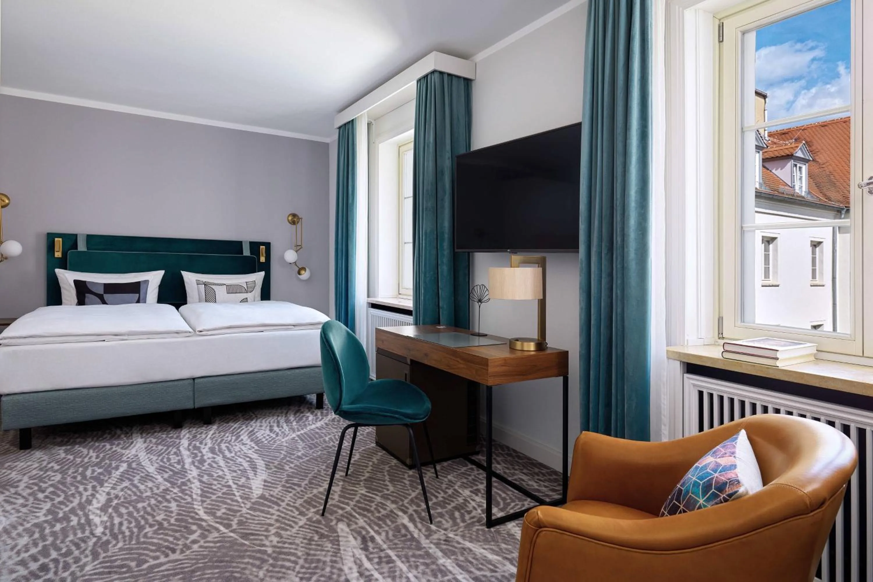 Photo of the whole room, Bed in Hotel Elephant Weimar, Autograph Collection