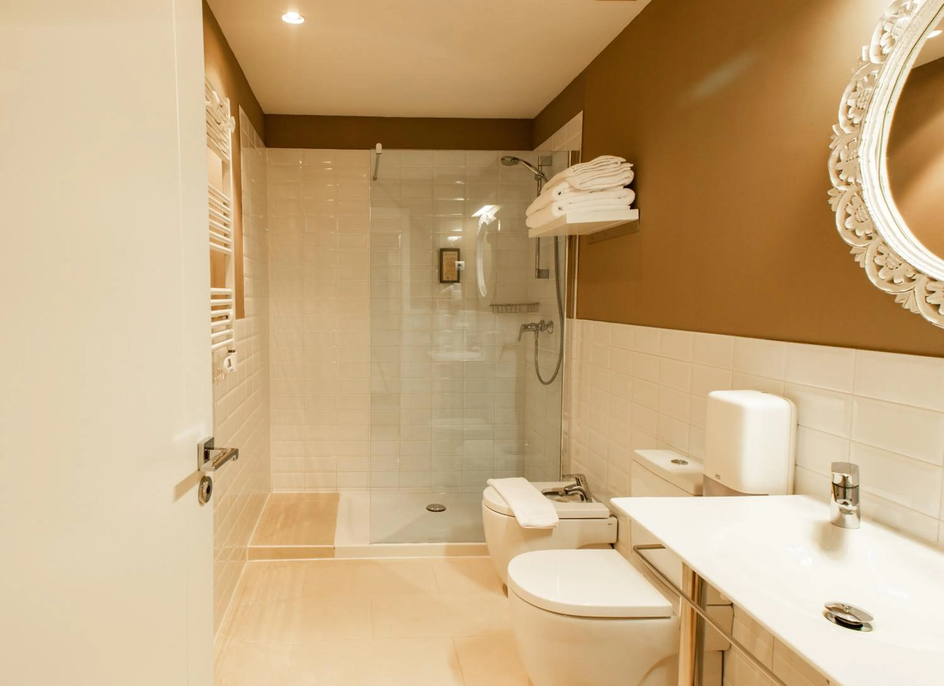 Bathroom in Hotel Torre Zumeltzegi