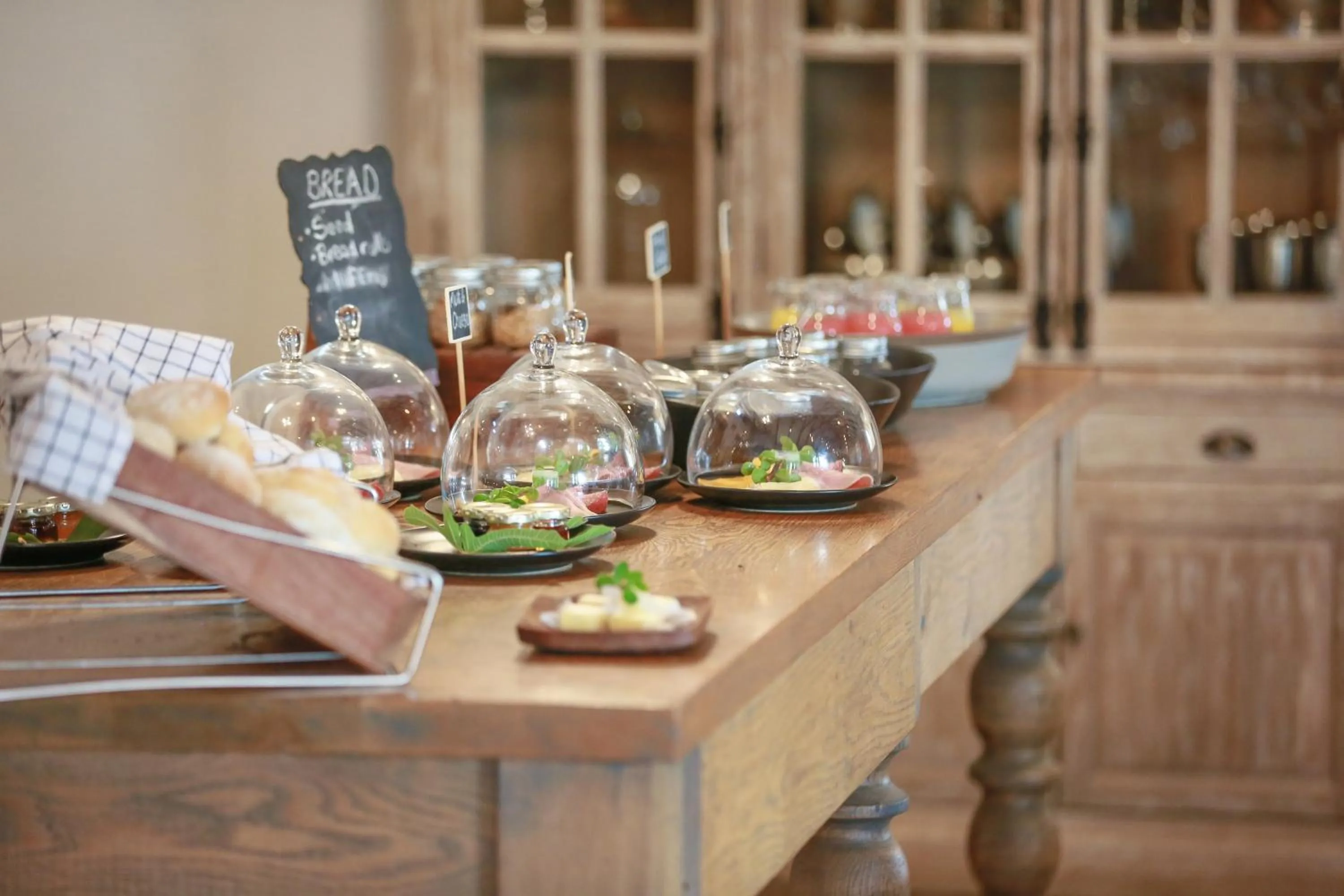 Restaurant/places to eat in Otjiwa Safari Lodge