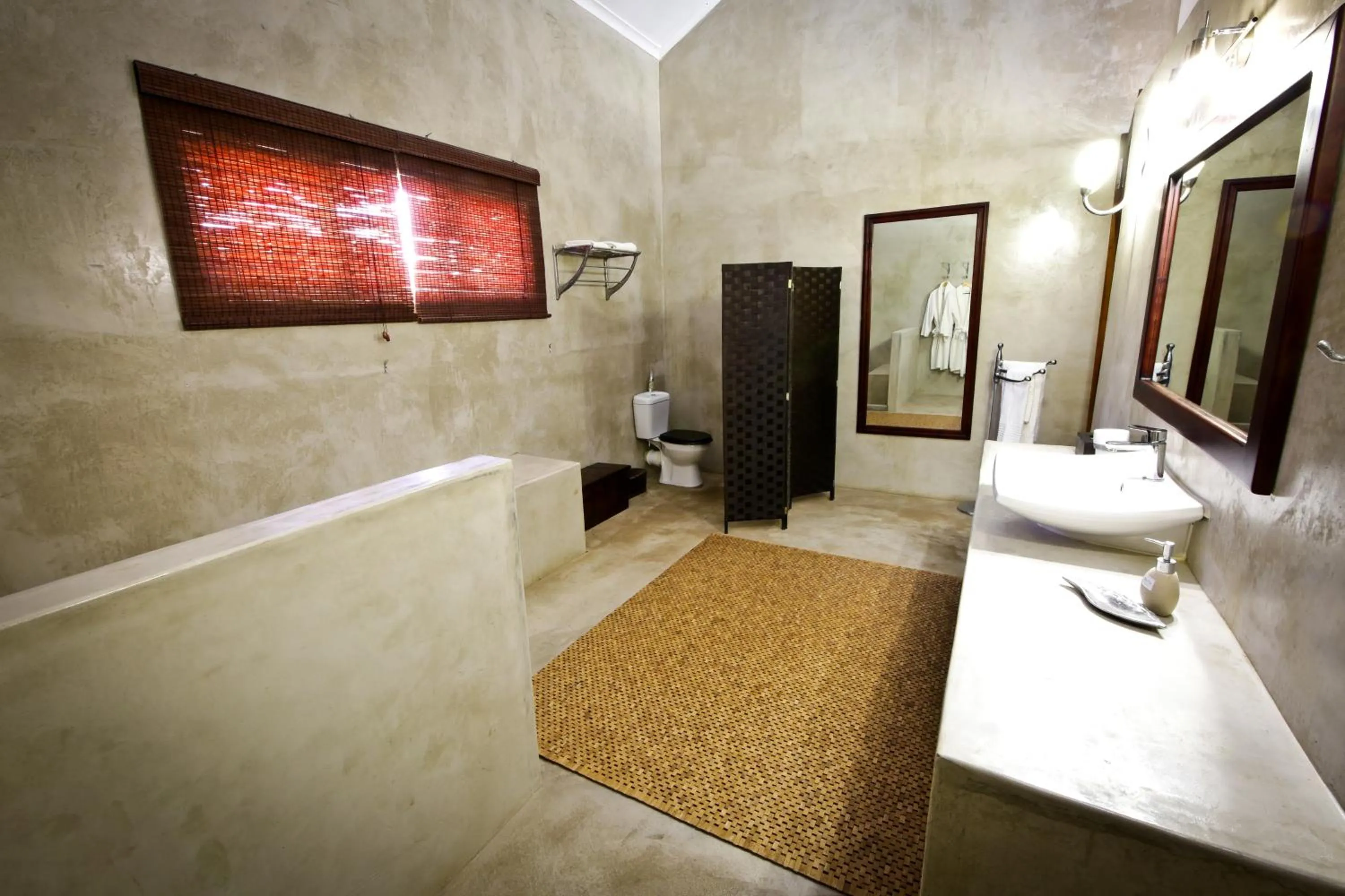 Bathroom, Bed in Otjiwa Safari Lodge