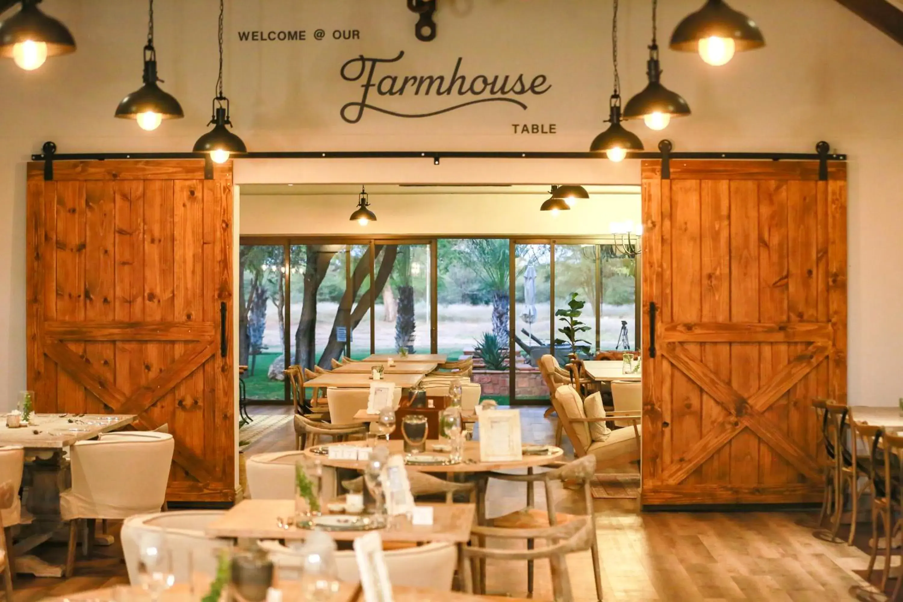 Restaurant/places to eat in Otjiwa Safari Lodge Restaurant/places to eat in Otjiwa Safari Lodge