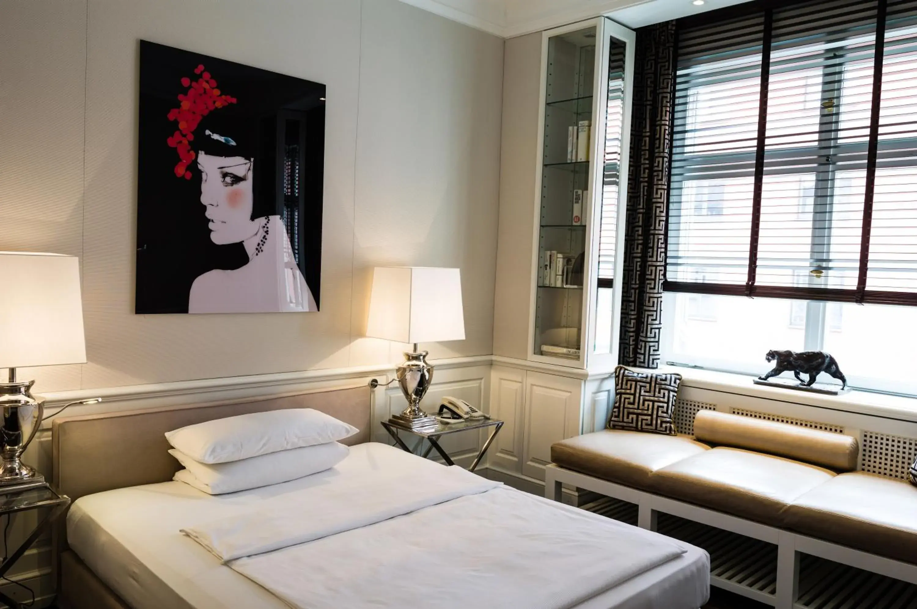 Photo of the whole room, Bed in Hotel Opera Photo of the whole room, Bed in Hotel Opera