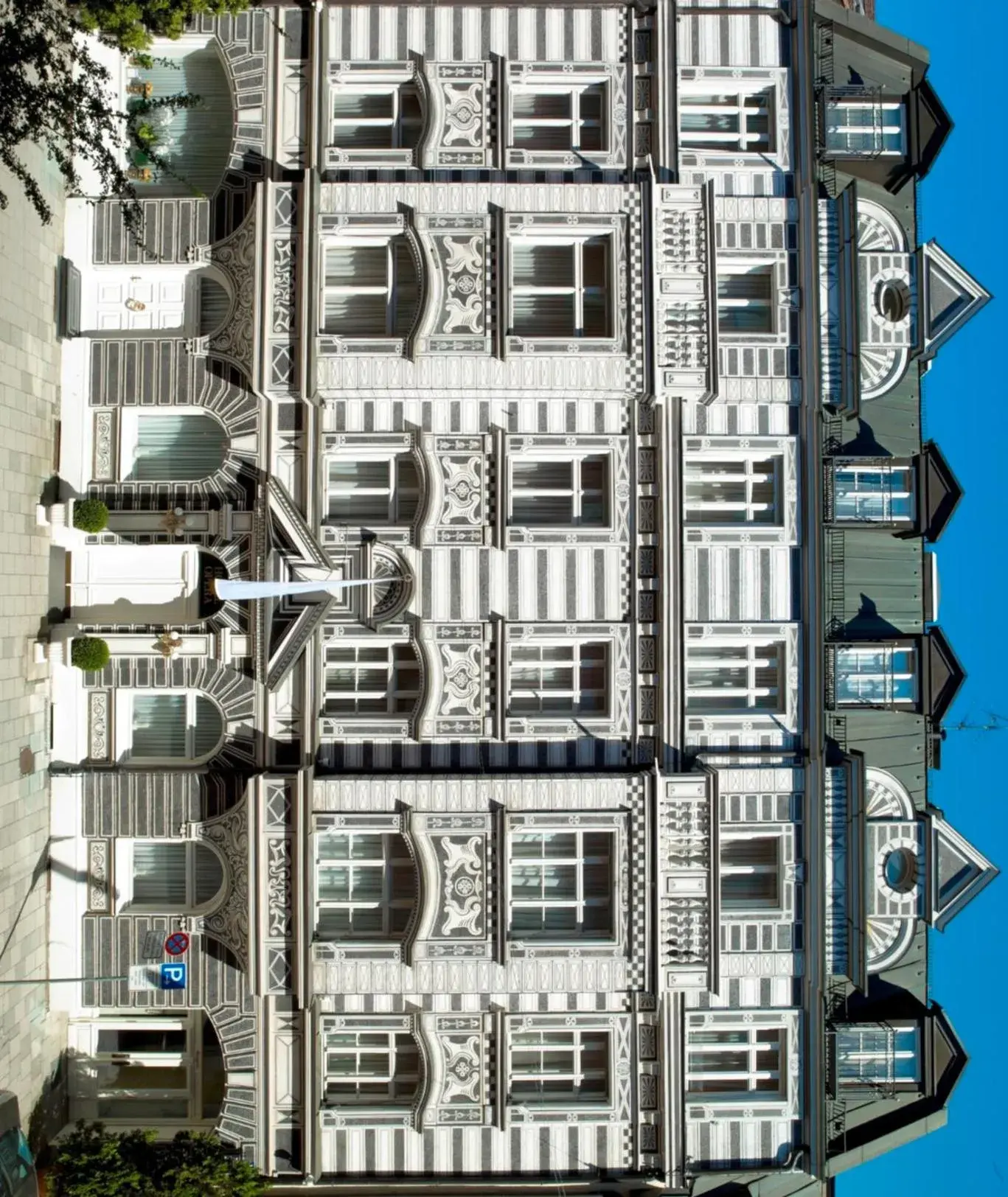 Facade/entrance in Hotel Opera Facade/entrance in Hotel Opera