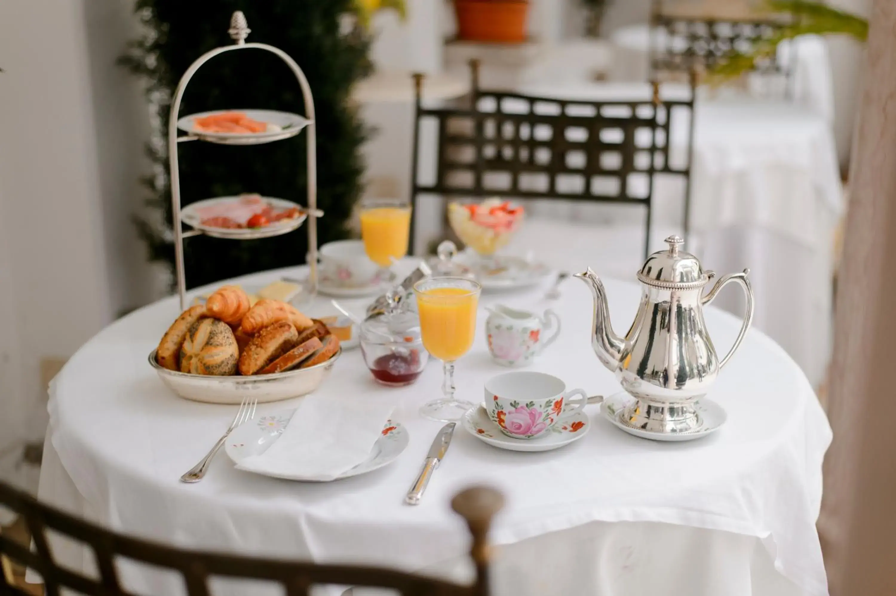 Restaurant/places to eat in Hotel Opera Restaurant/places to eat in Hotel Opera