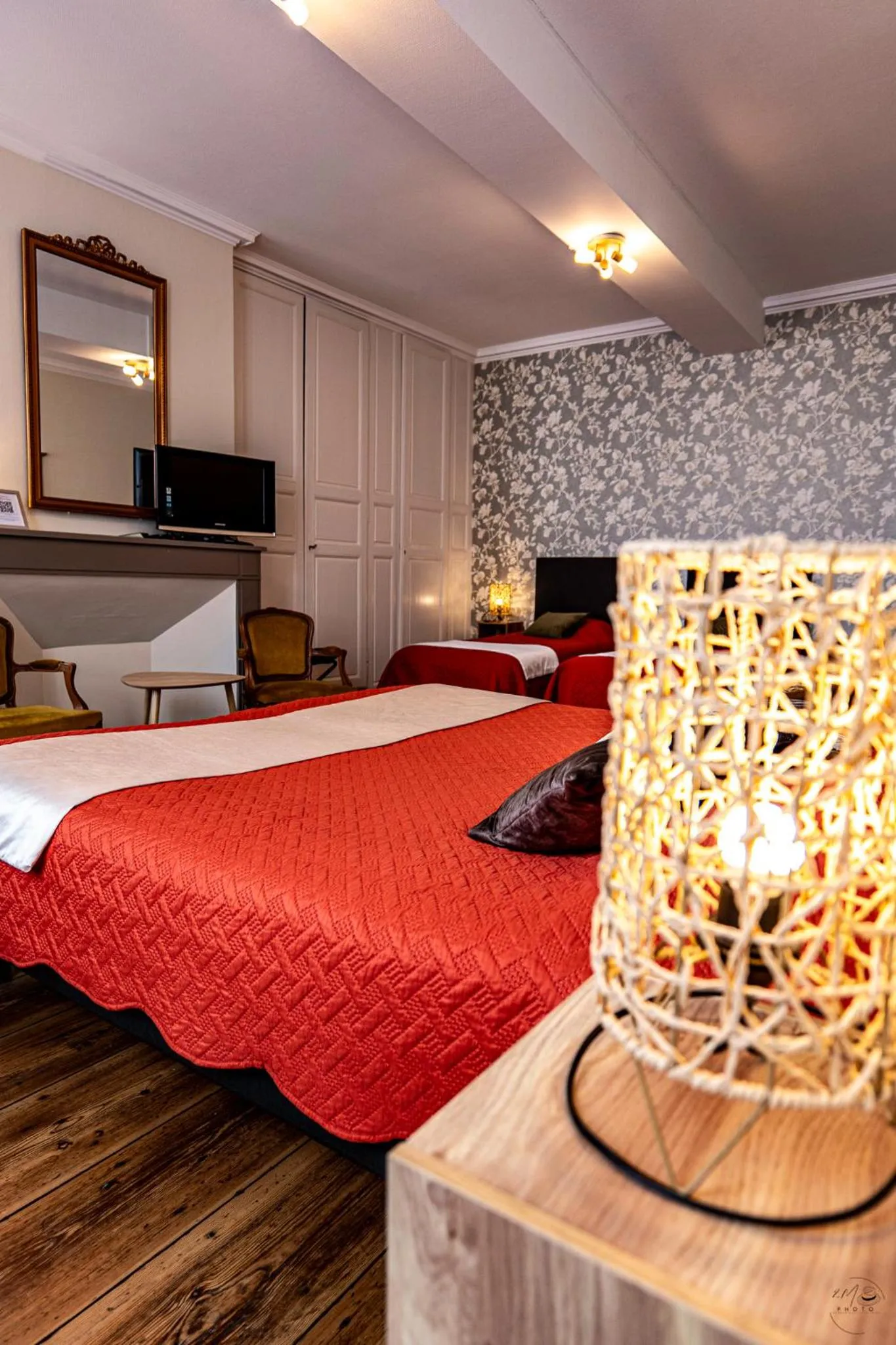 Bed in La Maison DUFFOUR chambres d'hôtes avec Petit Déjeuner