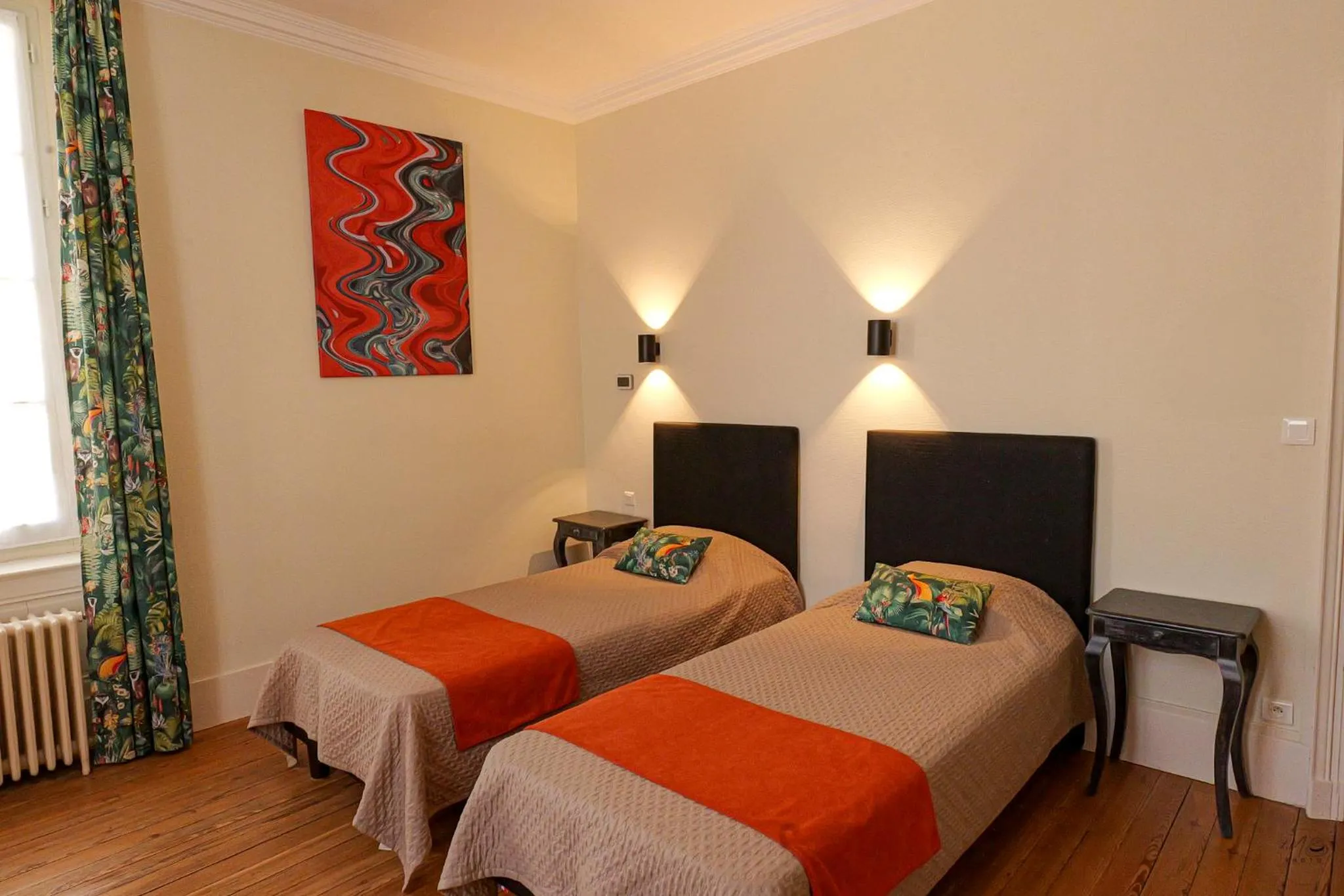 Bed in La Maison DUFFOUR chambres d'hôtes avec Petit Déjeuner