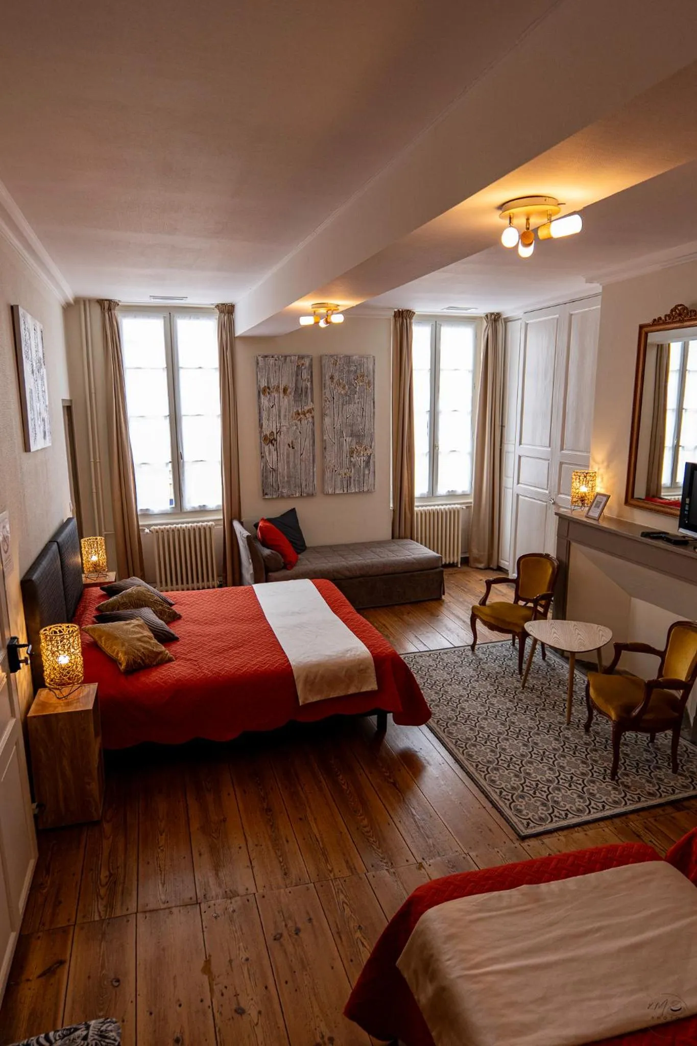 Bed in La Maison DUFFOUR chambres d'hôtes avec Petit Déjeuner