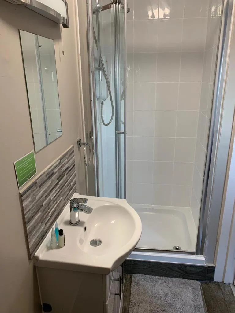 The Greenwich Rooms - Burger & Bird Bar & Restaurant