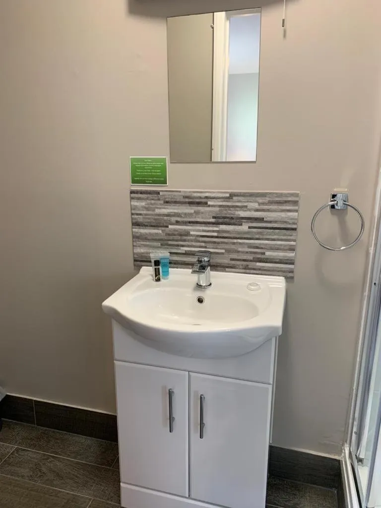 The Greenwich Rooms - Burger & Bird Bar & Restaurant