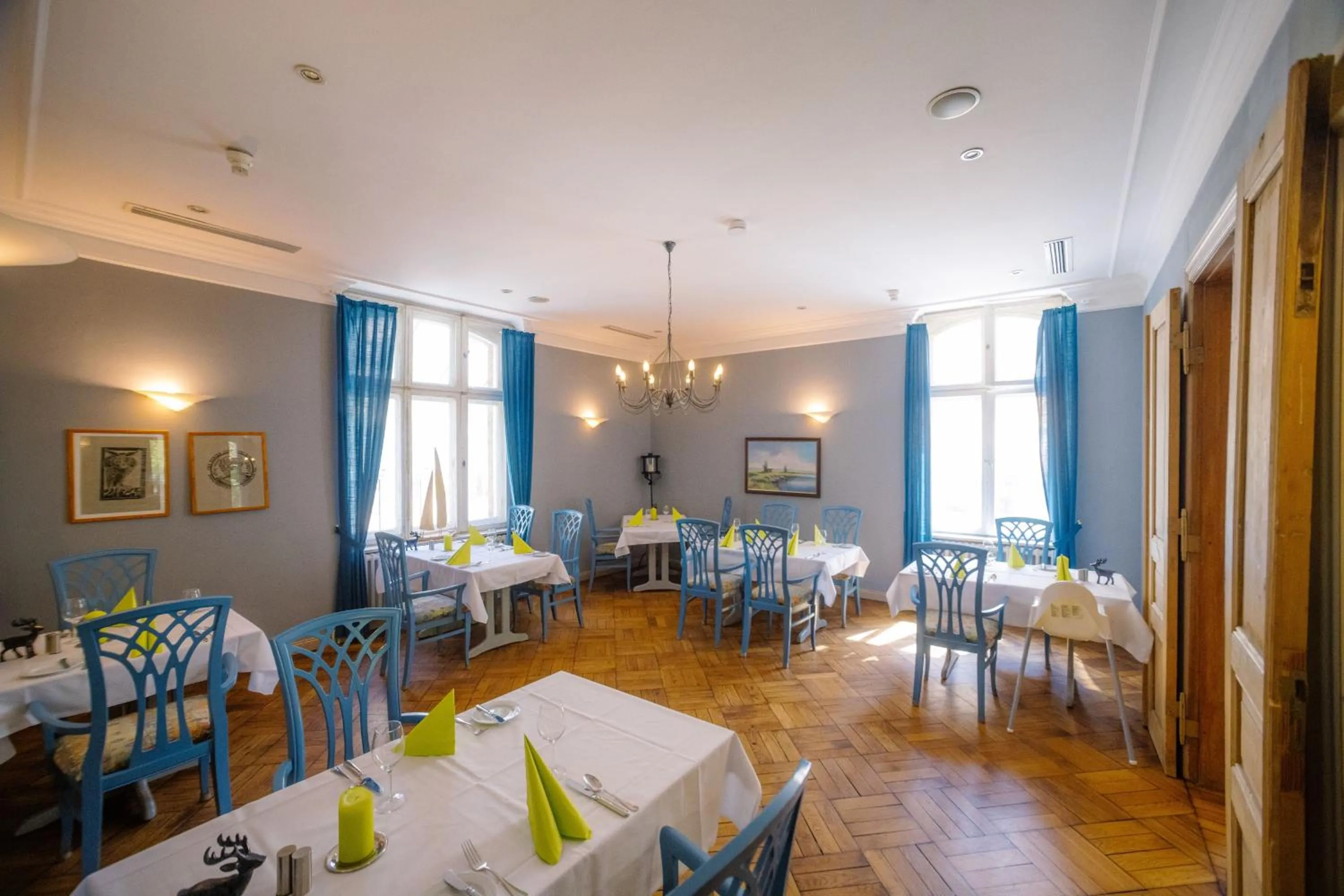 Restaurant/places to eat in Hotel Schlösschen Sundische Wiese Zingst