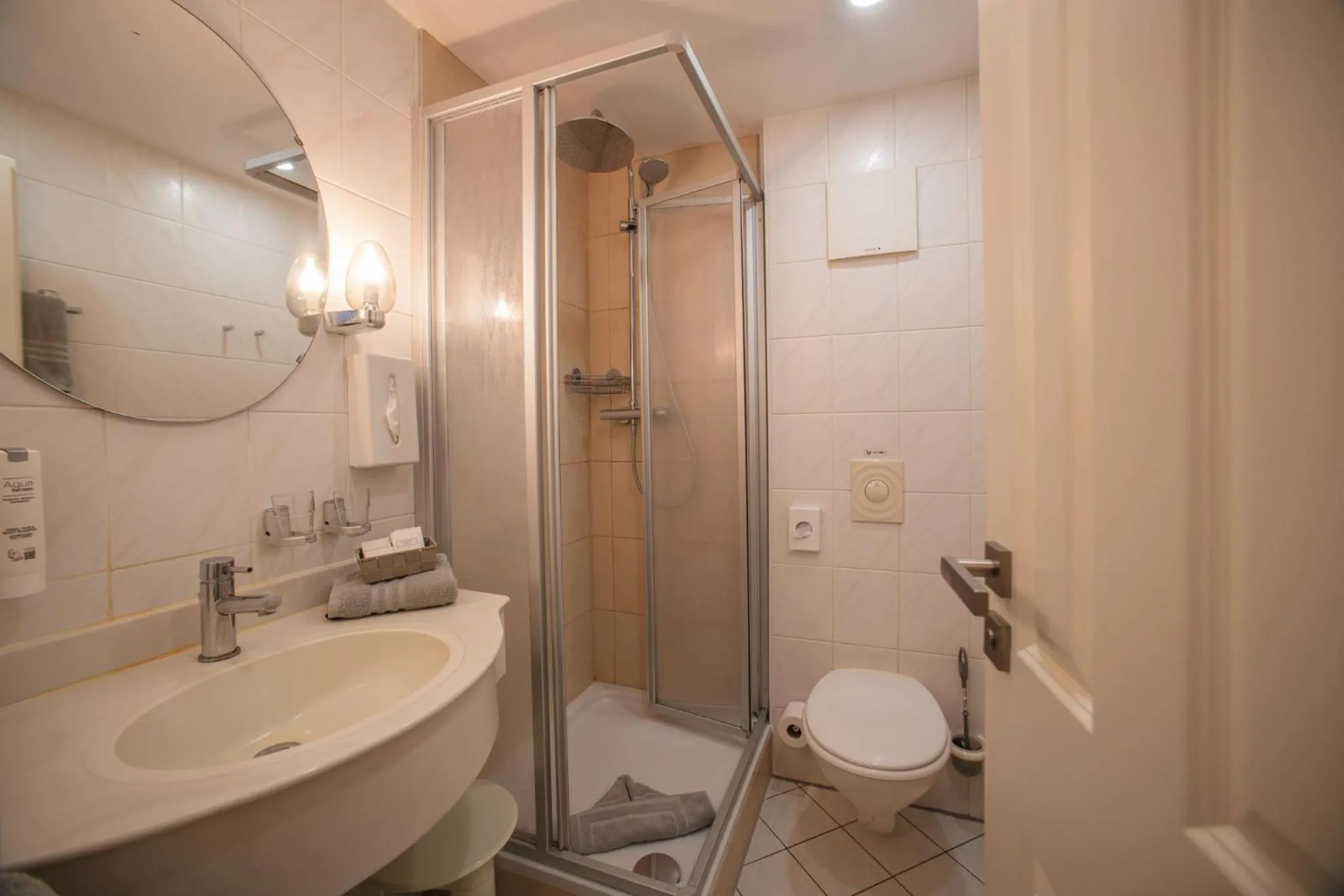 Bathroom in Hotel Schlösschen Sundische Wiese Zingst