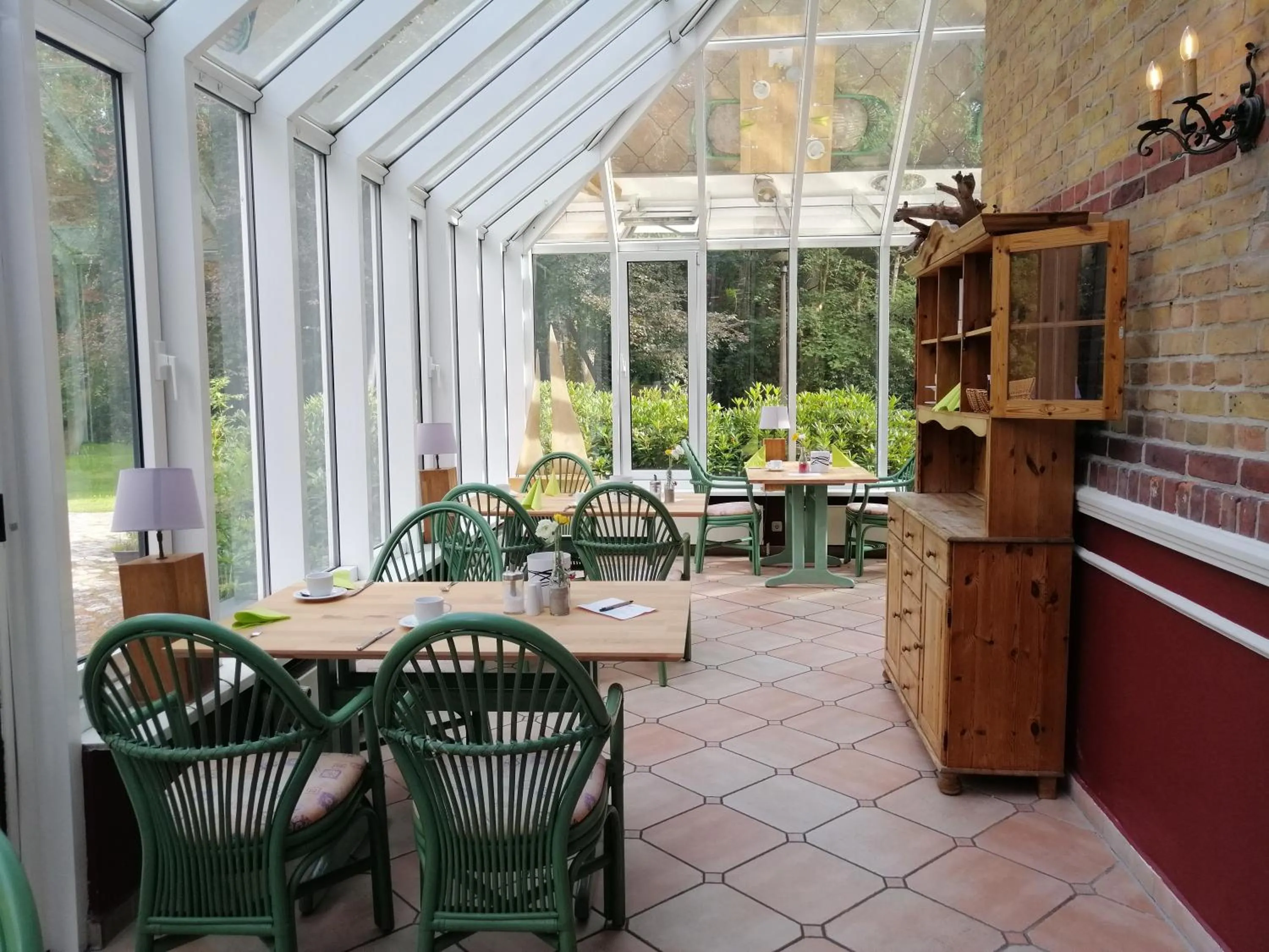 Restaurant/places to eat in Hotel Schlösschen Sundische Wiese Zingst