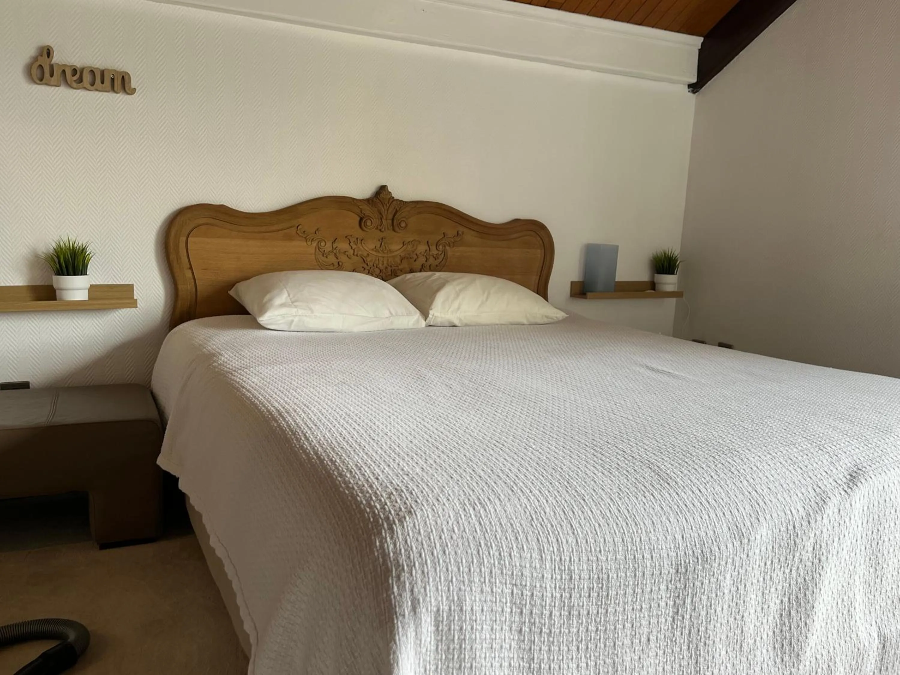 Bed in Aquavilla Bed & Breakfast