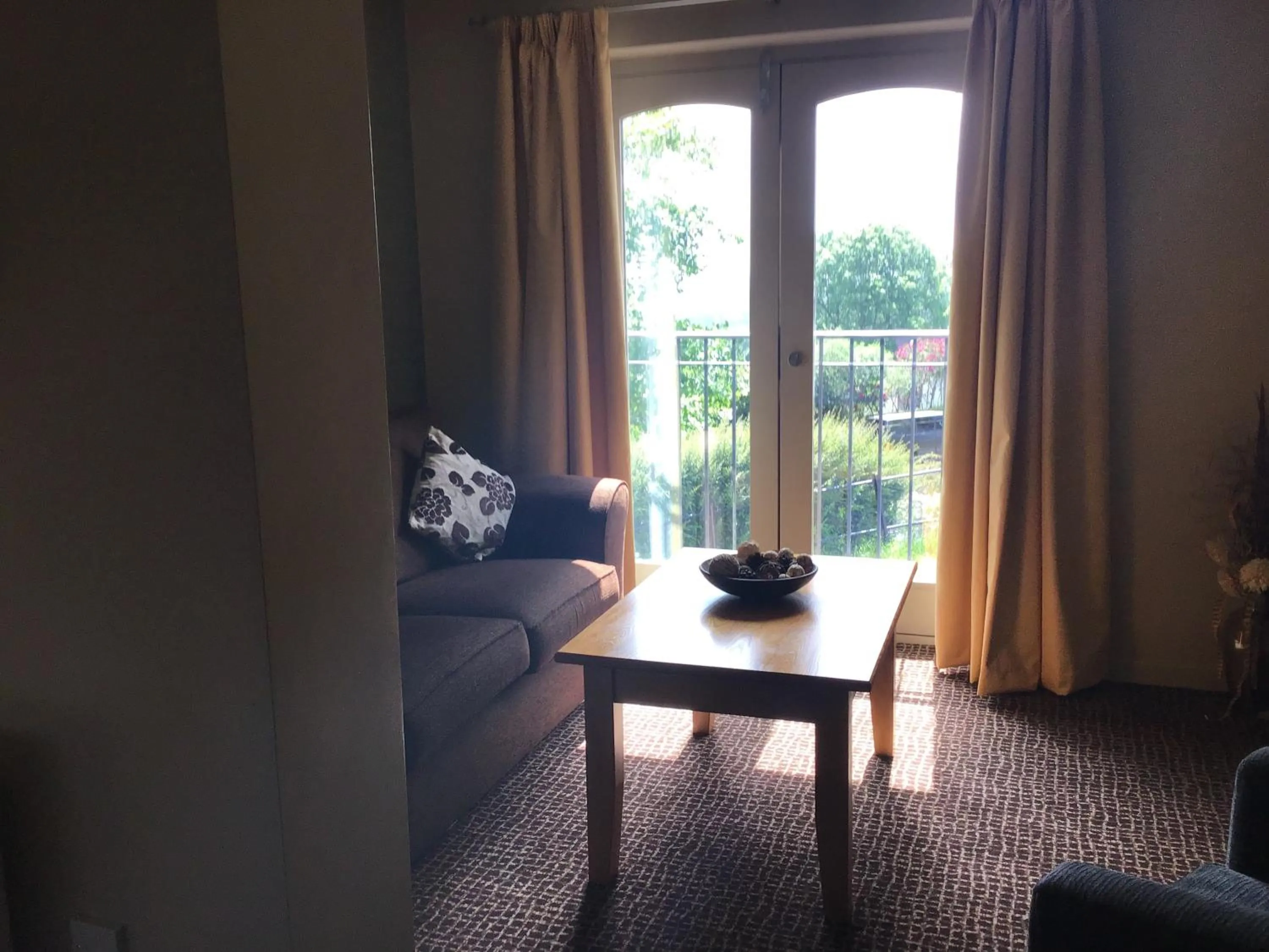 Bedroom, Seating Area in The Railway Inn