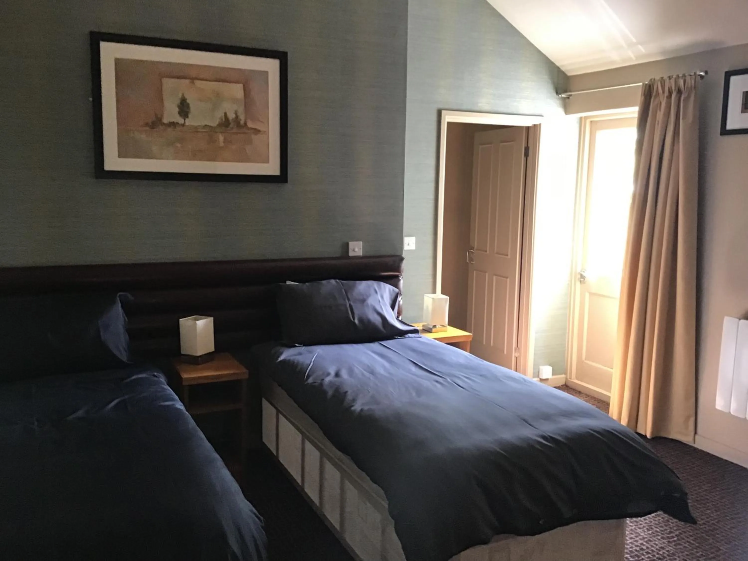 Bedroom, Bed in The Railway Inn