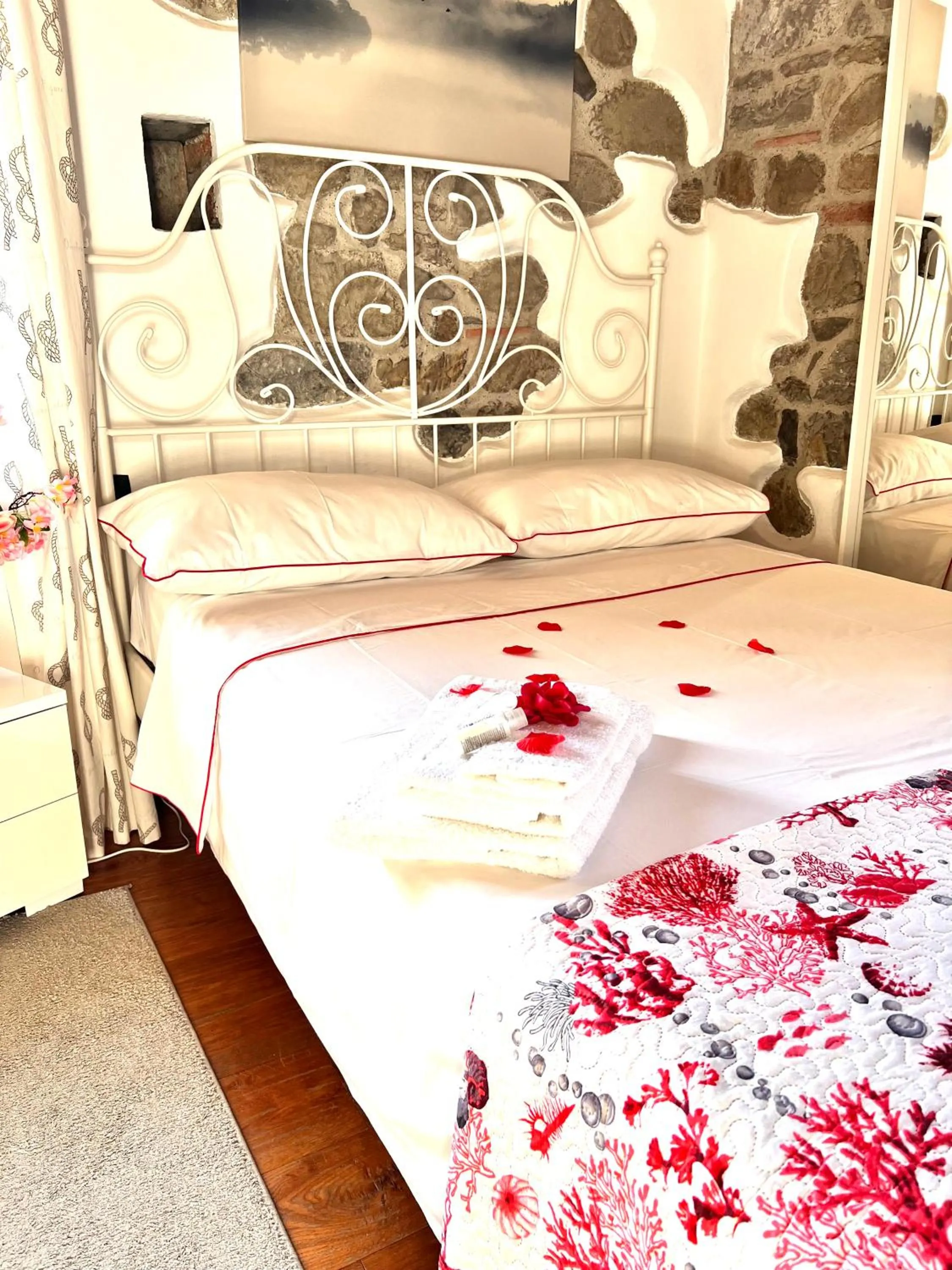 Bed in jasmine cottage