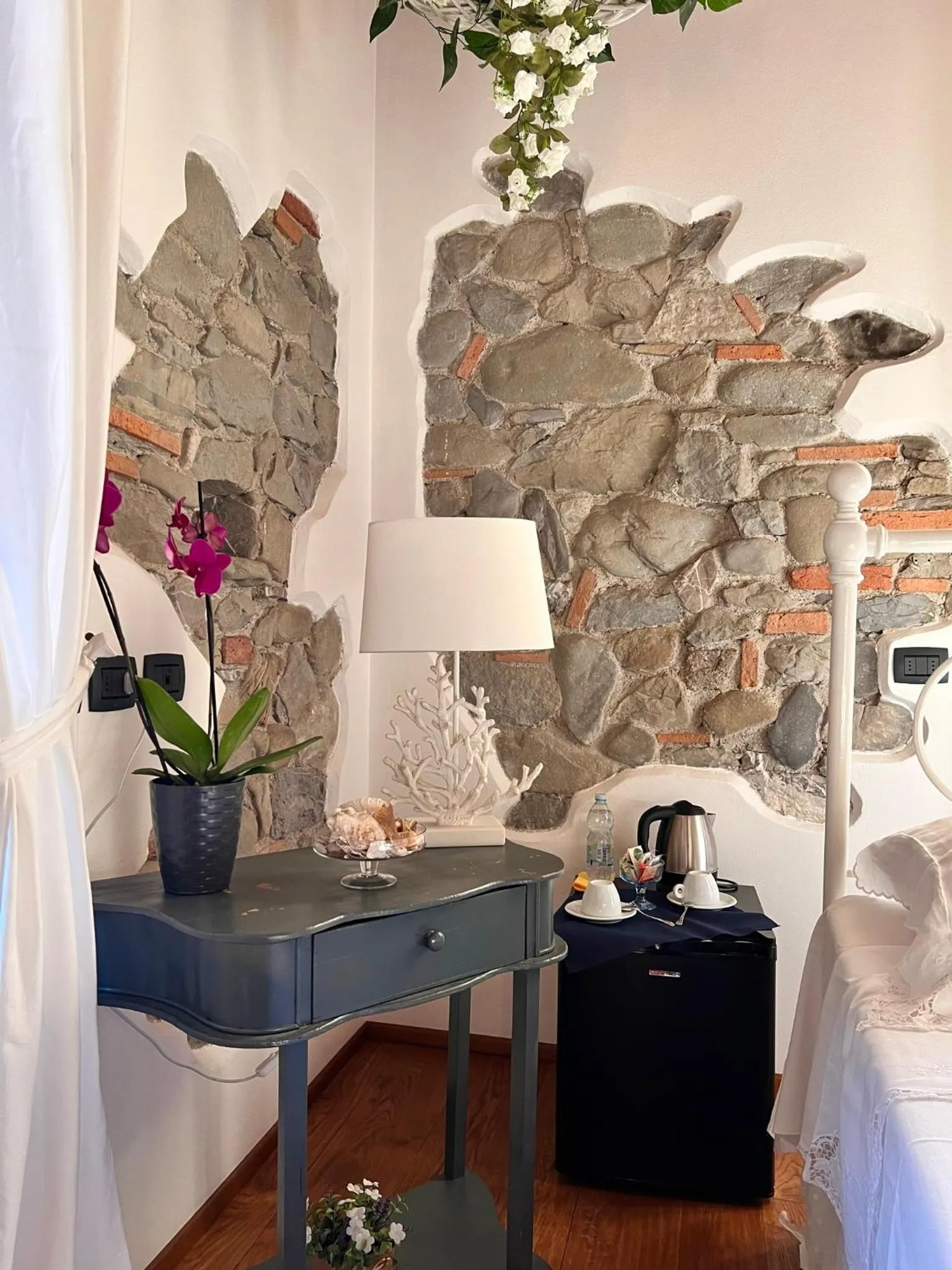 Bed in jasmine cottage