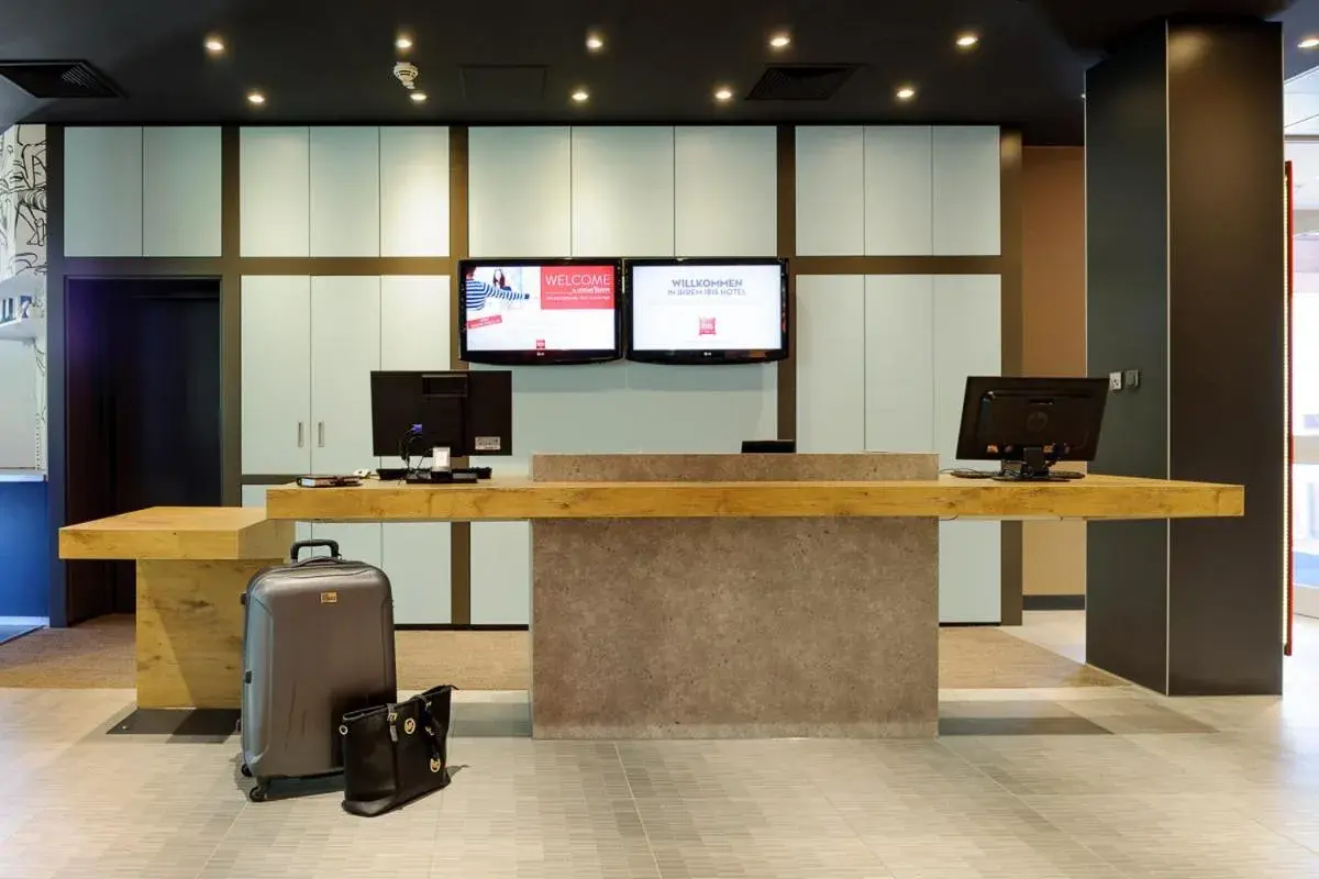 Lobby or reception in ibis Augsburg Koenigsplatz Lobby or reception in ibis Augsburg Koenigsplatz