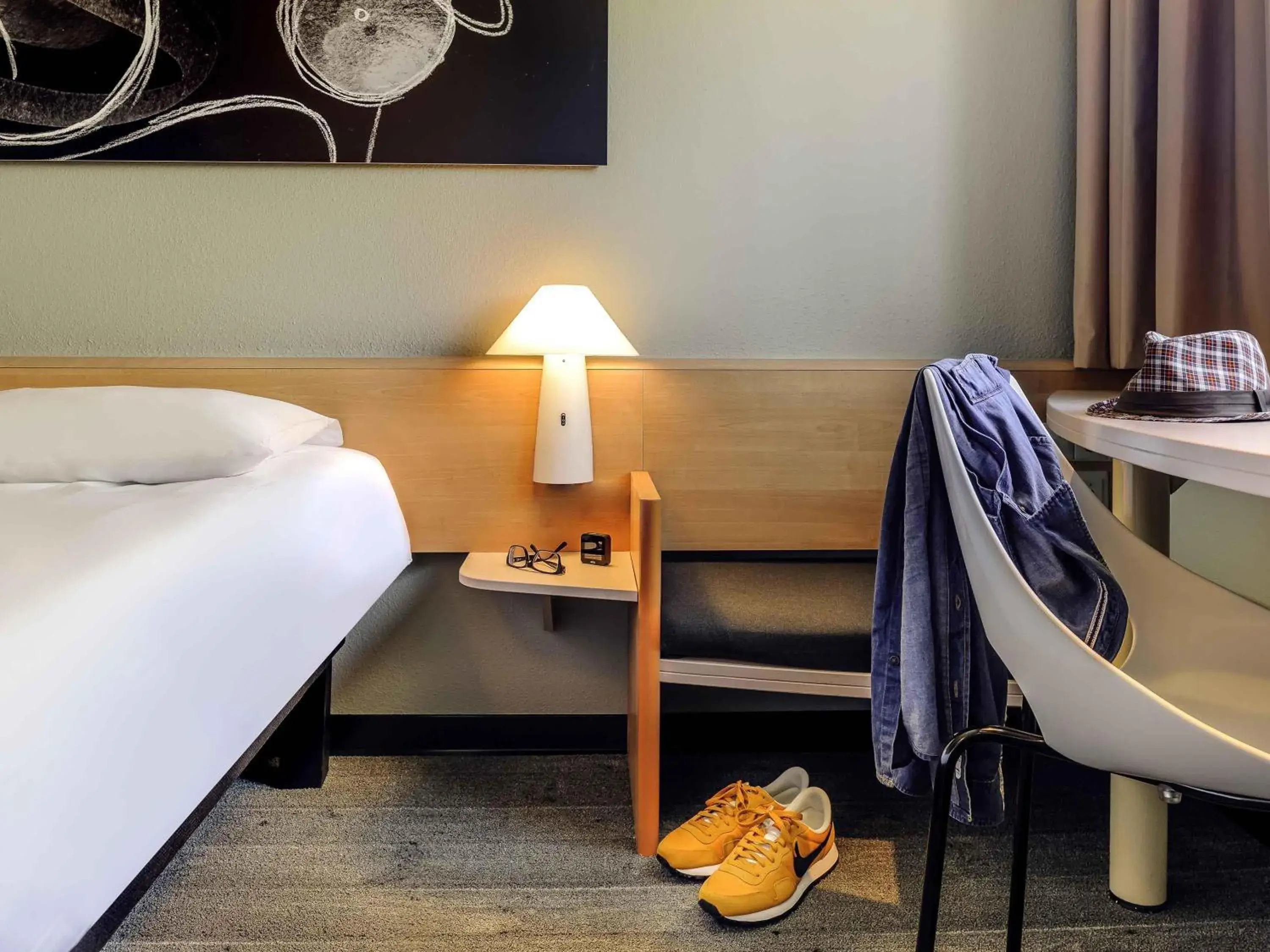 Bedroom, Bed in ibis Augsburg Koenigsplatz Bedroom, Bed in ibis Augsburg Koenigsplatz