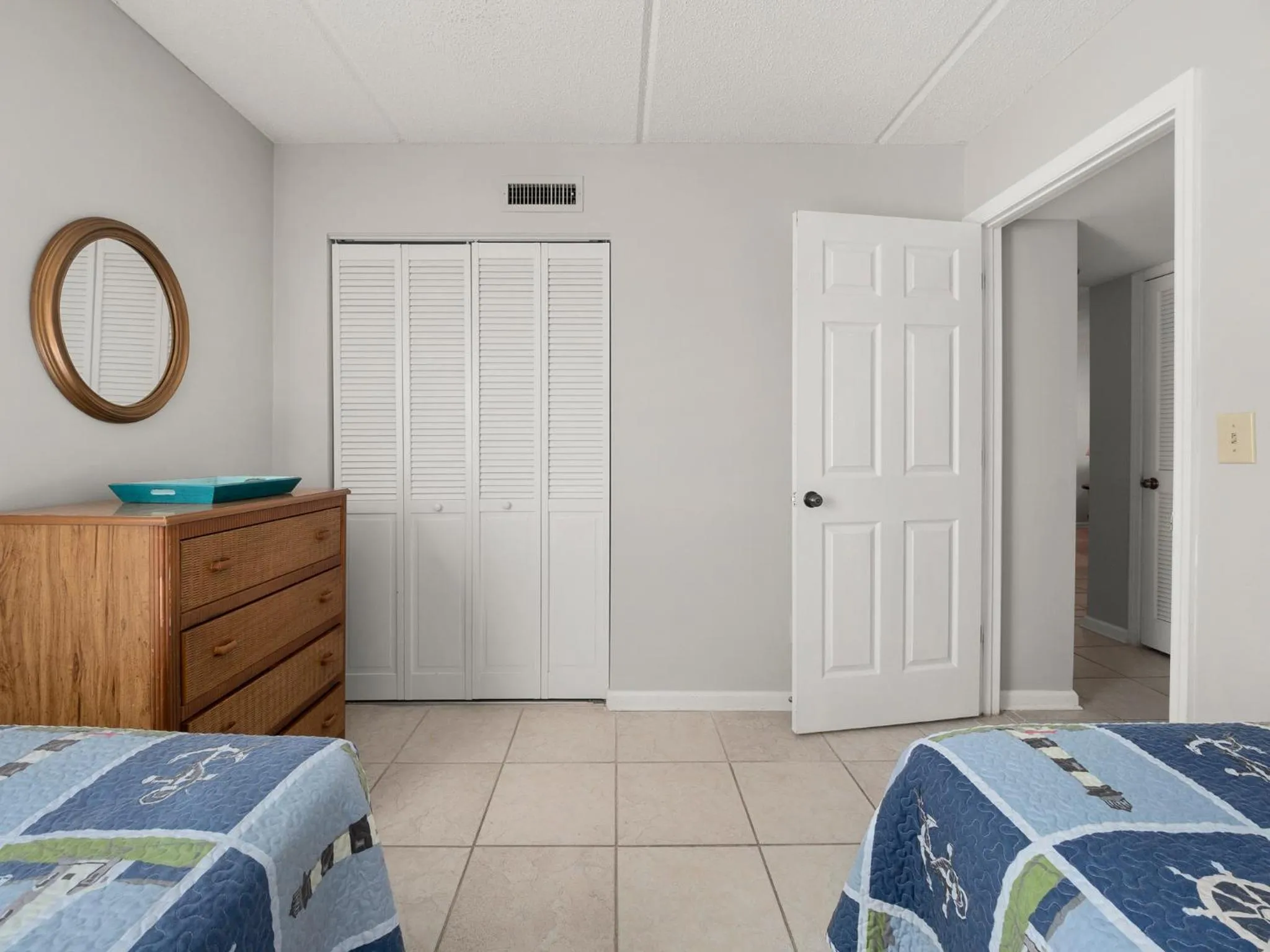 Bed in Sea Place 14158