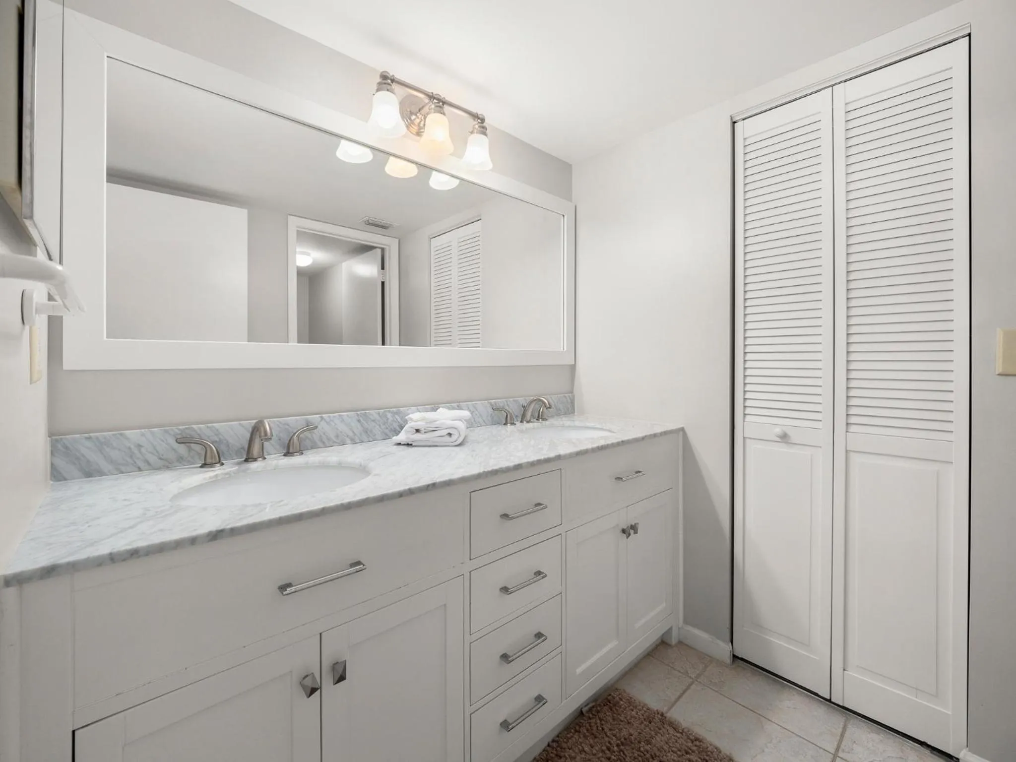 Kitchen or kitchenette in Sea Place 14158