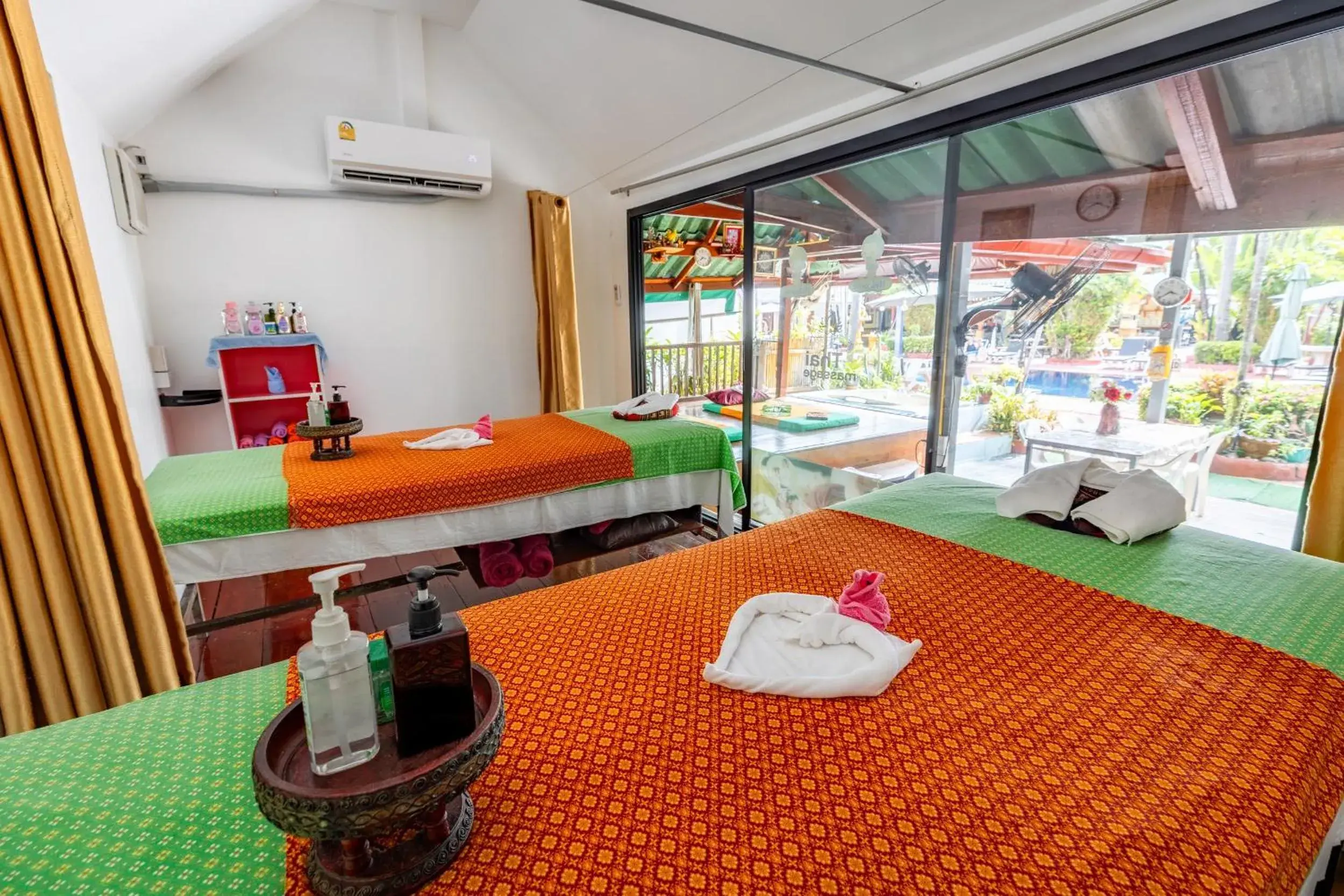 Massage, Bed in The Expat Hotel Patong Massage, Bed in The Expat Hotel Patong