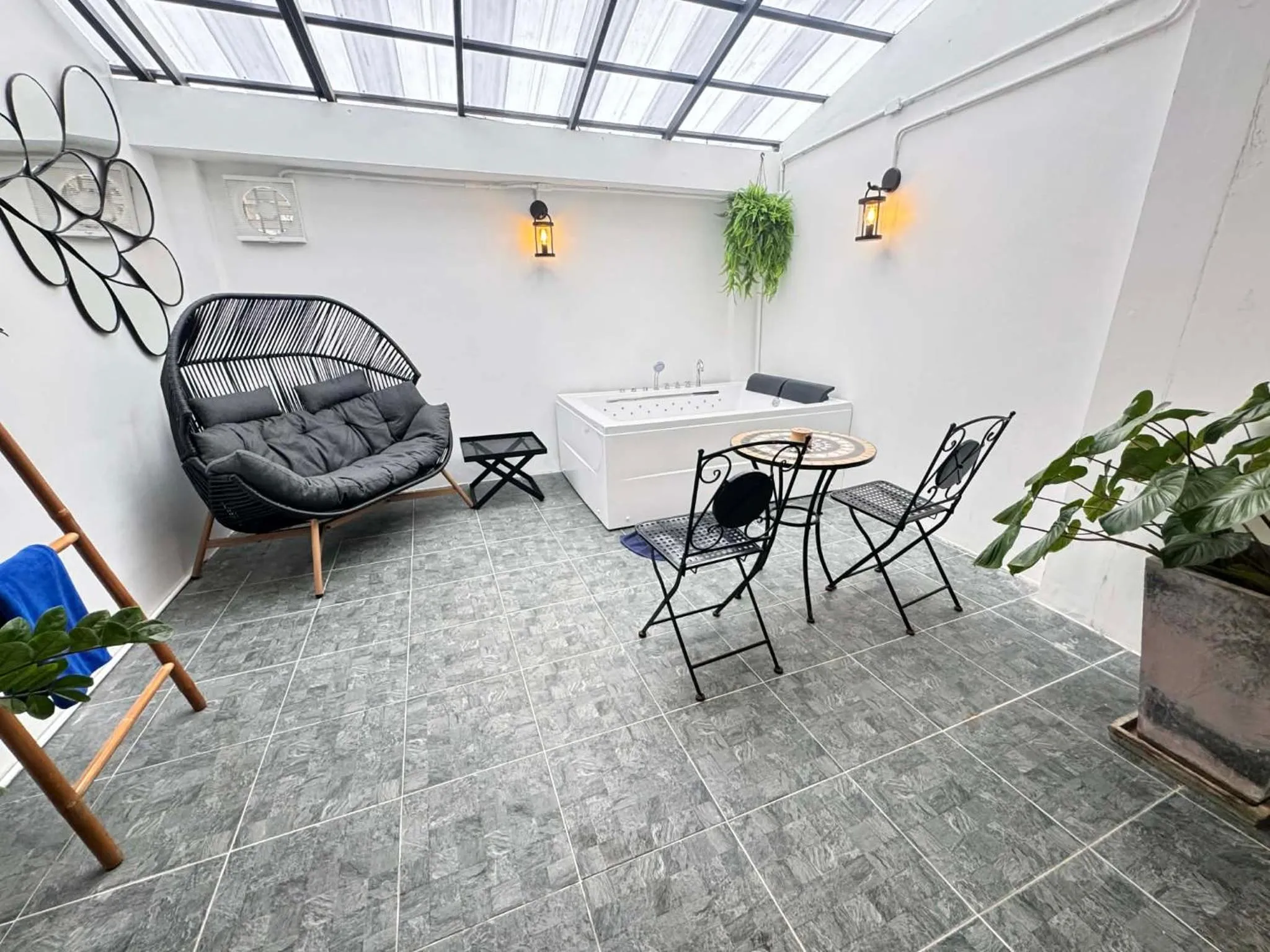 Hot Tub in The Nest Resort Patong