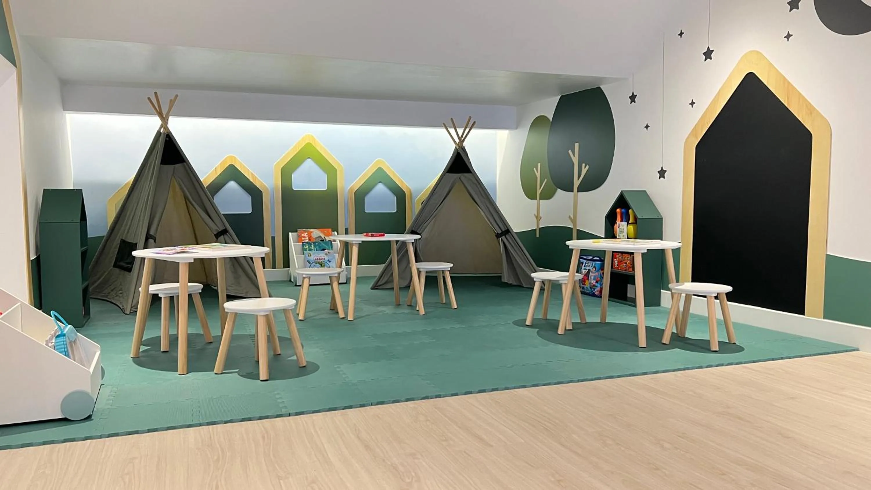 Entertainment in Four Points by Sheraton Sesimbra