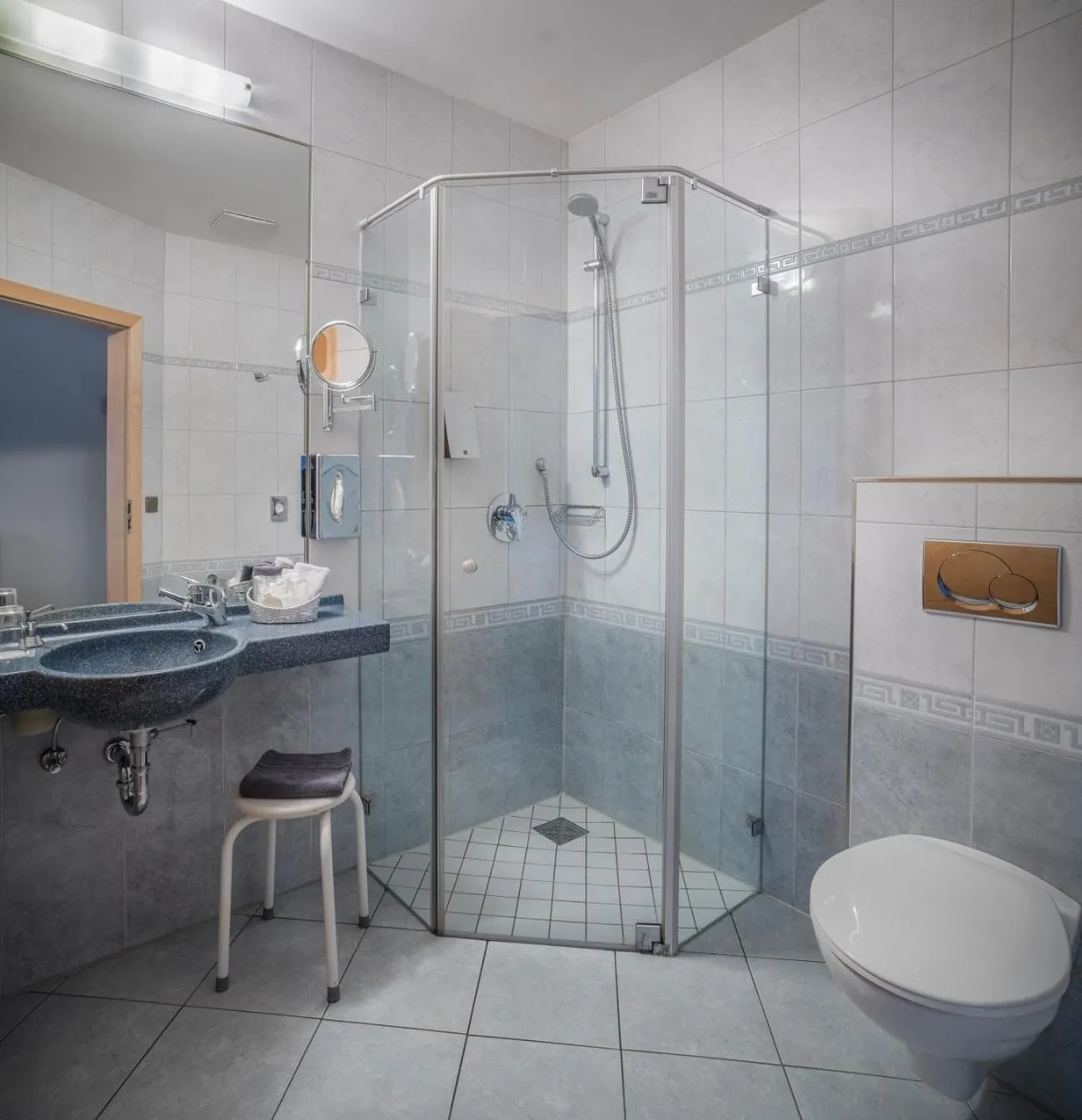 Bathroom in Hotel Atrium Garni