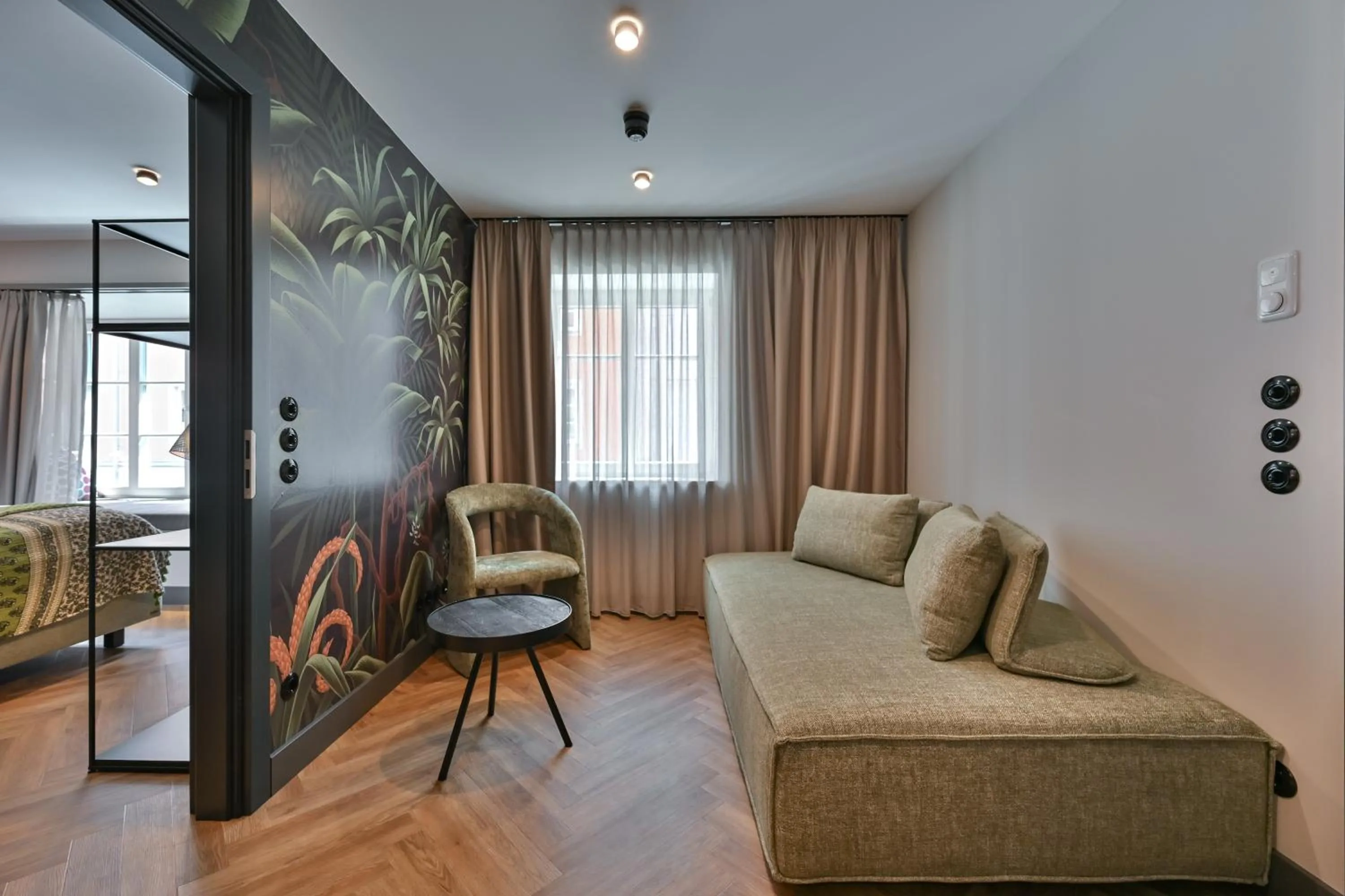 Living room, Bed in Hotel Sonne