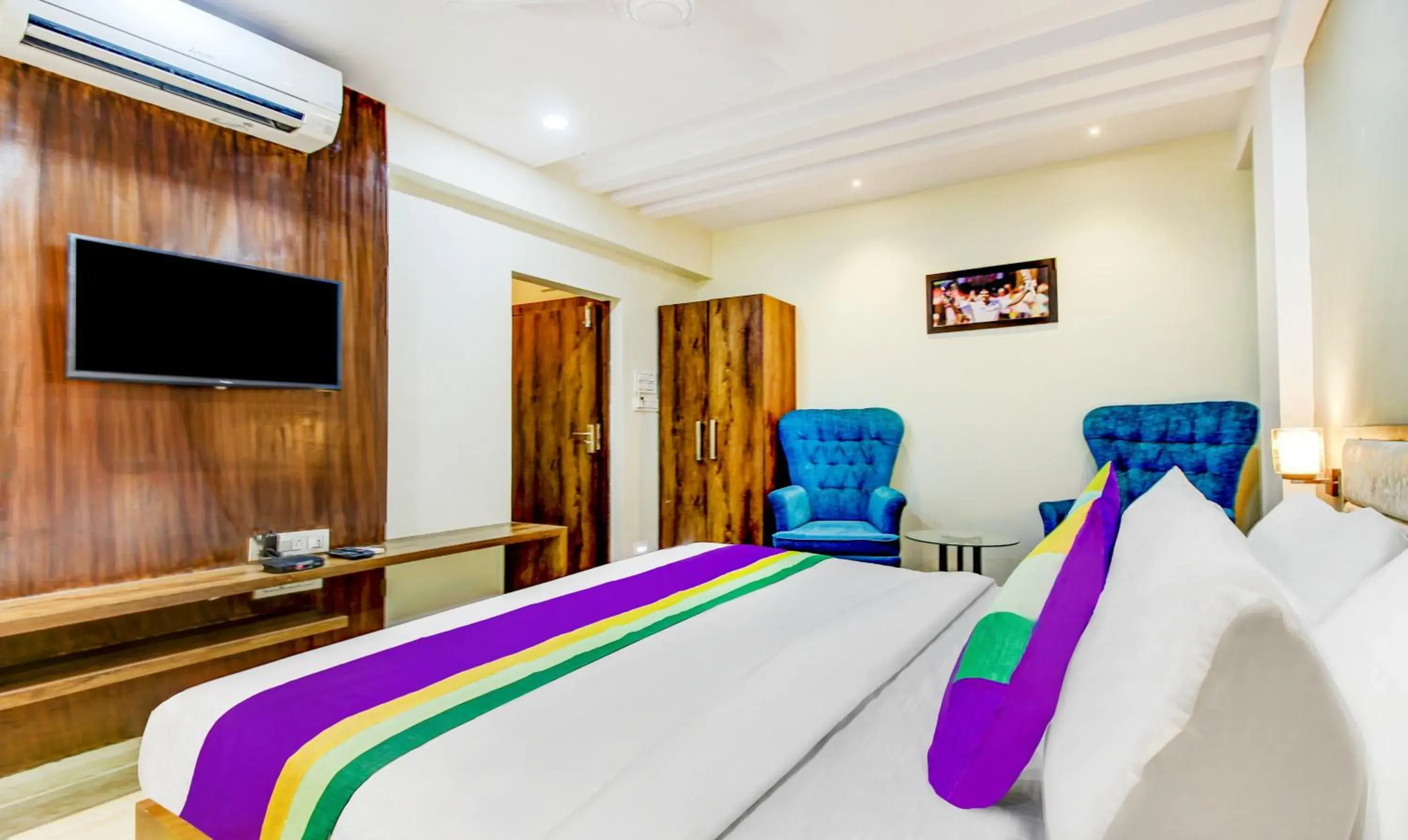 Bedroom, Bed in Treebo The Pavilion, Railway Station Bedroom, Bed in Treebo The Pavilion, Railway Station