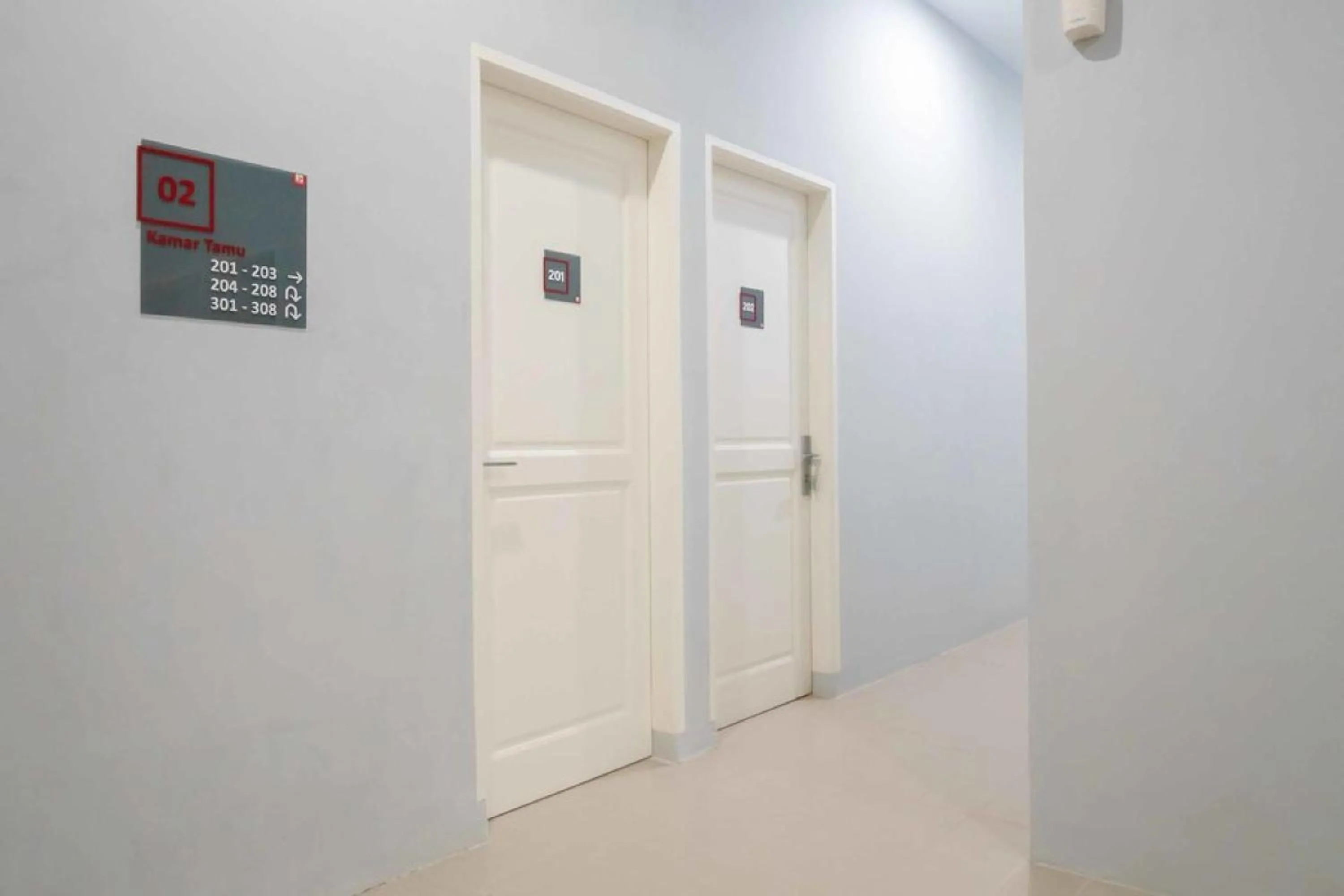 RedDoorz @ Helvetia Medan 2