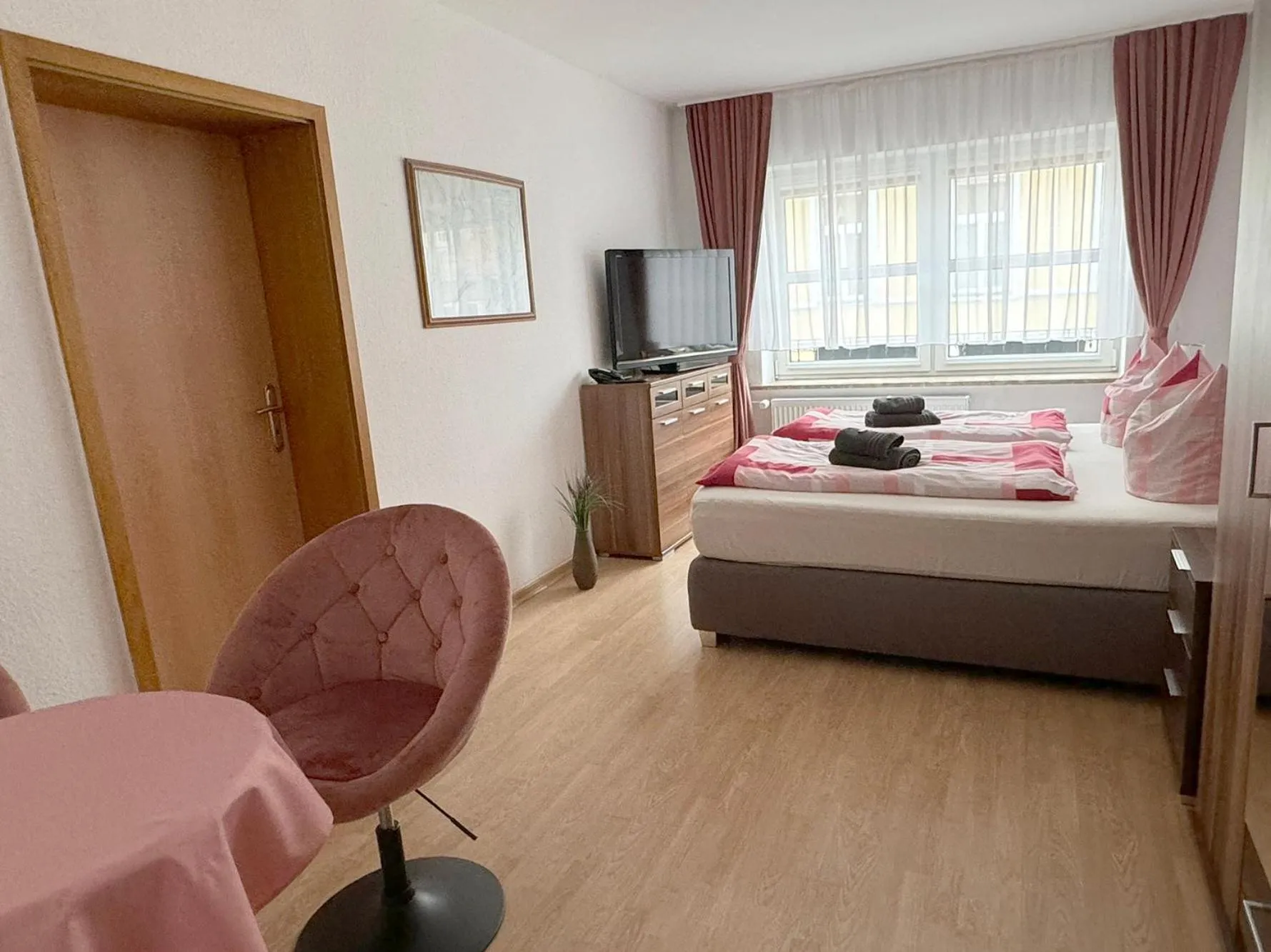 Bedroom, Bed in Hotel Nordlicht