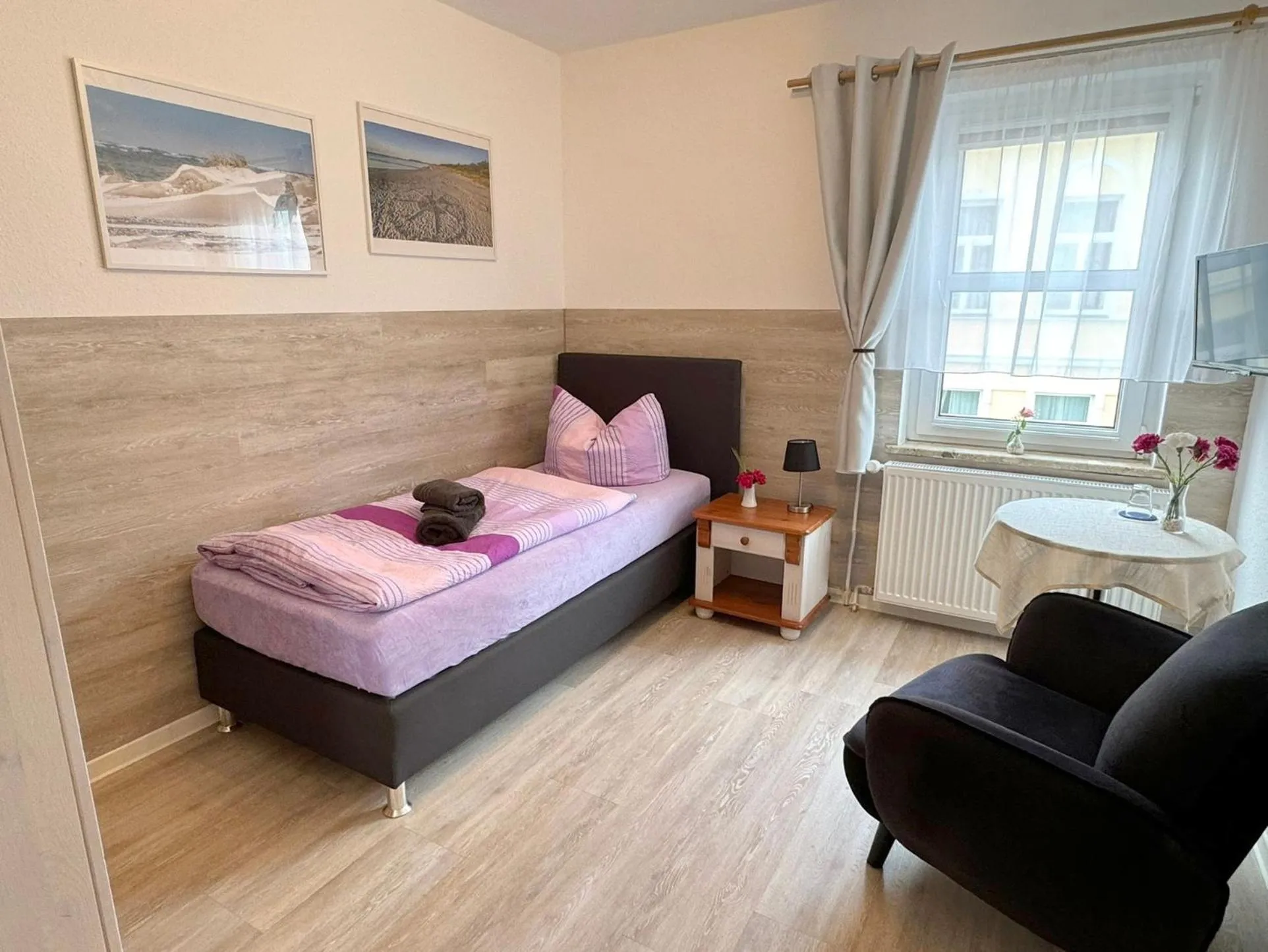 Photo of the whole room, Bed in Hotel Nordlicht