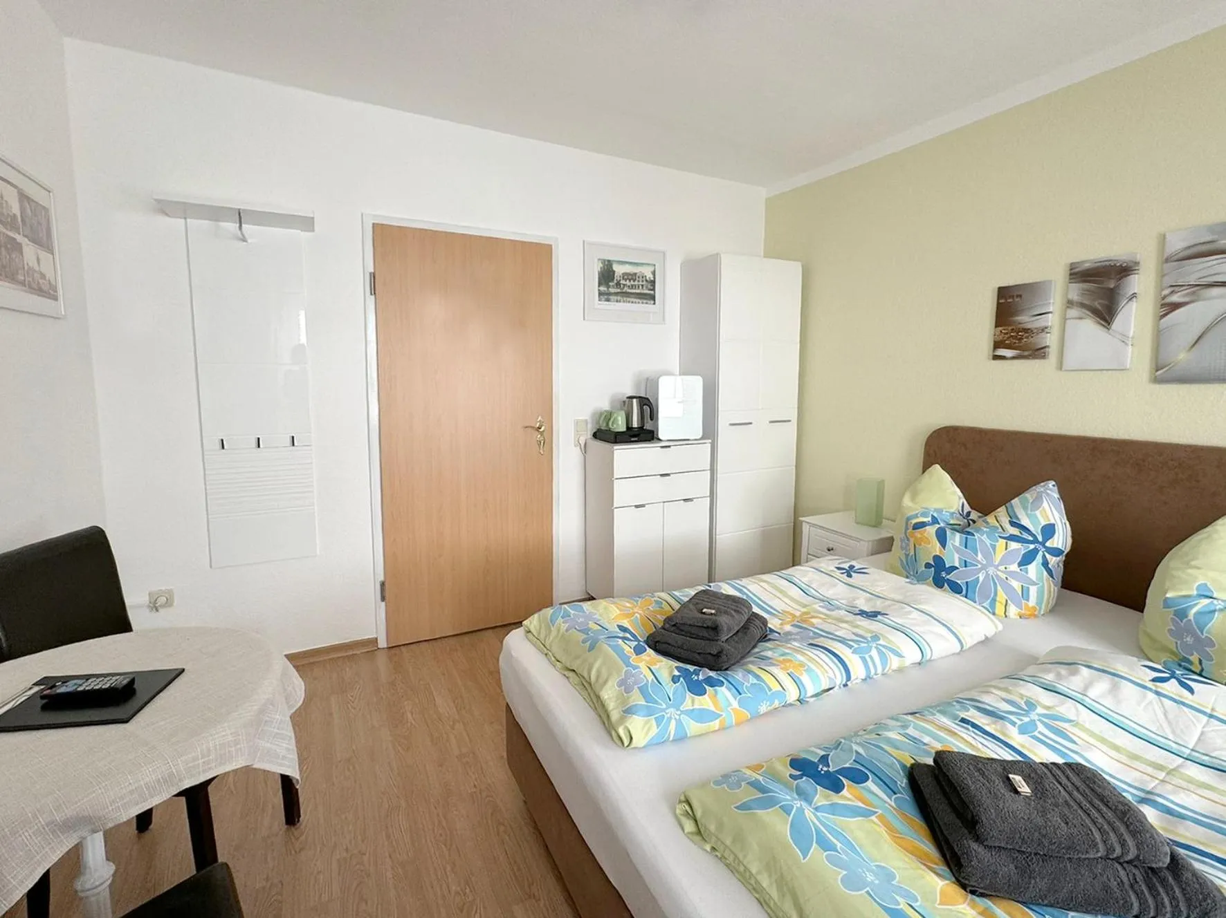 Bedroom, Bed in Hotel Nordlicht