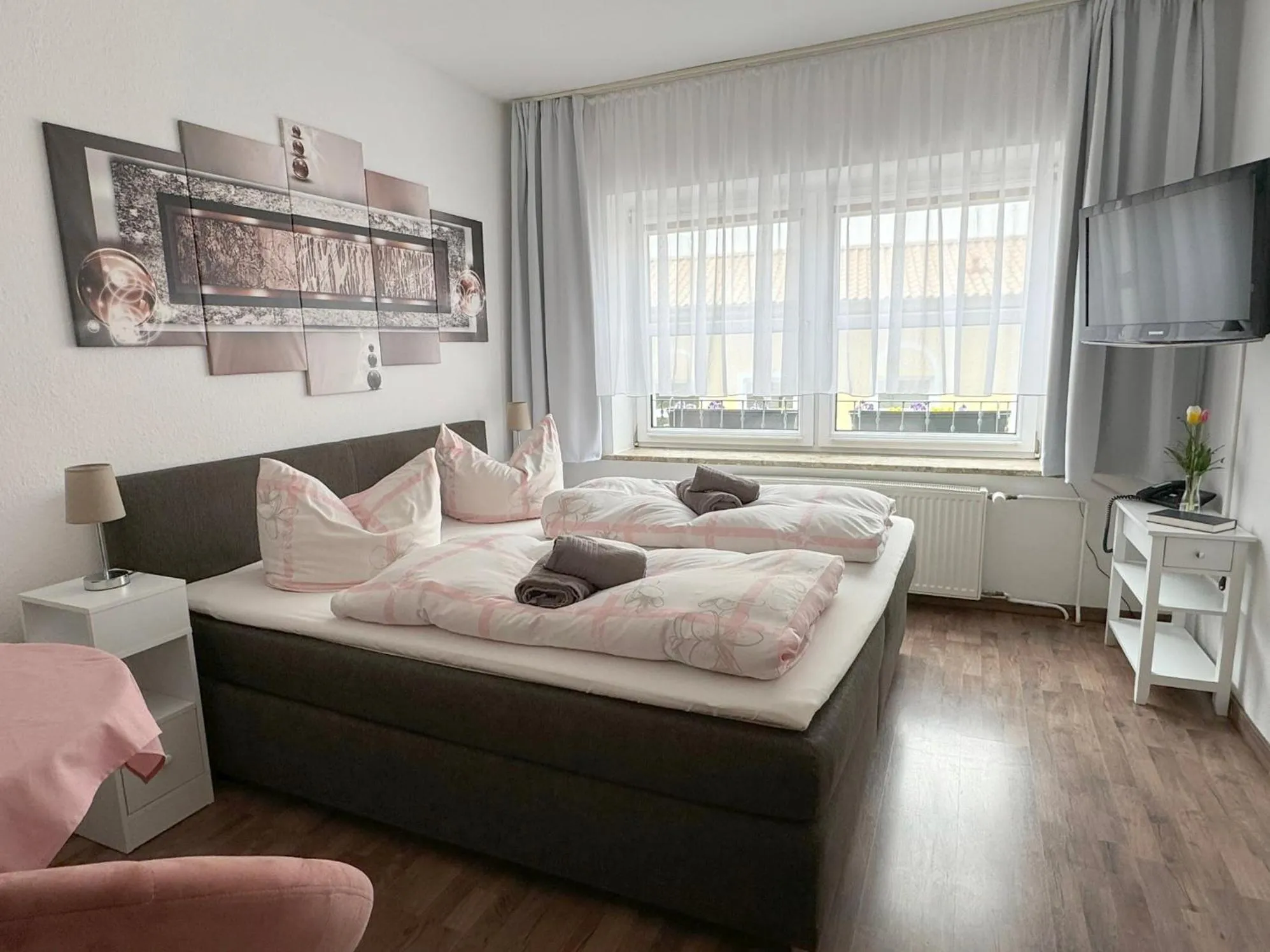 Photo of the whole room, Bed in Hotel Nordlicht