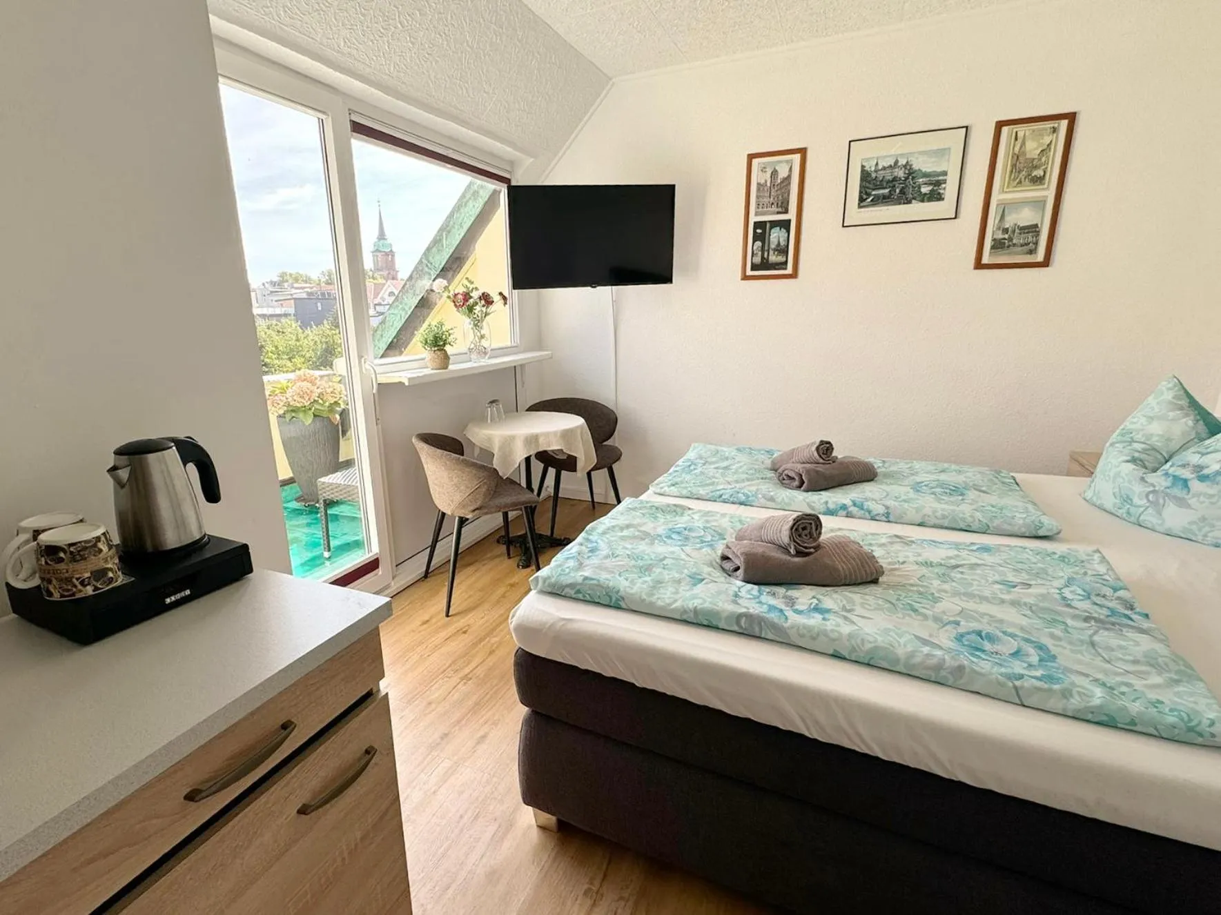 Photo of the whole room, Bed in Hotel Nordlicht