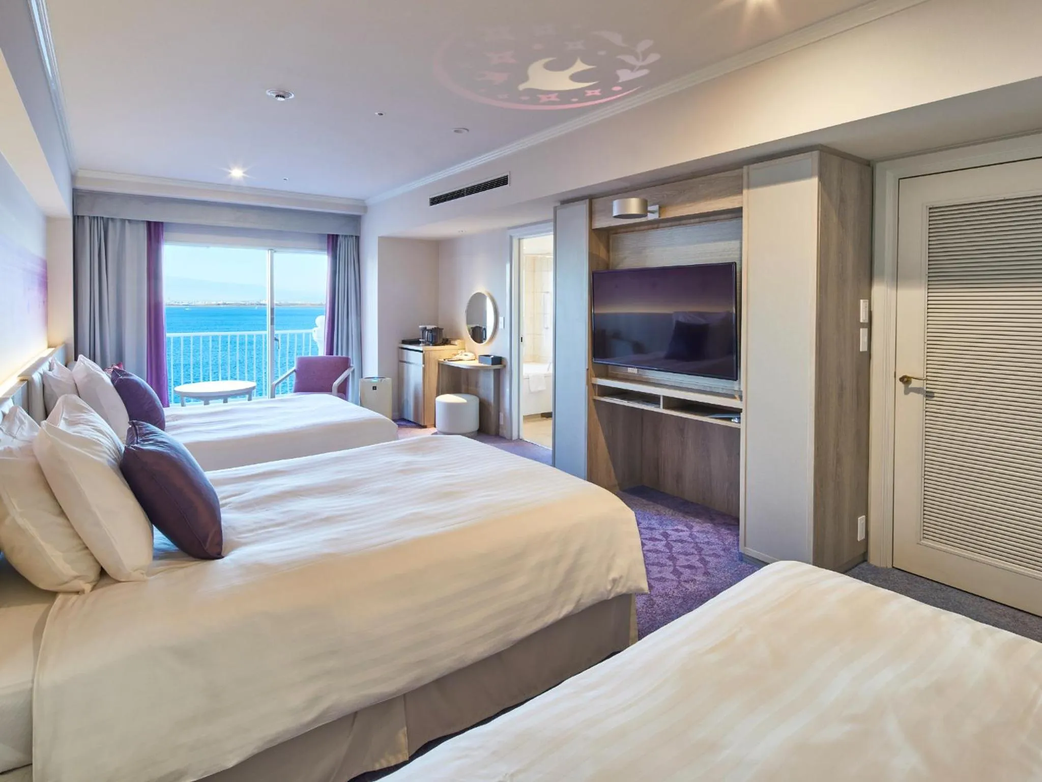 View (from property/room), Bed in Grand Nikko Tokyo Bay Maihama