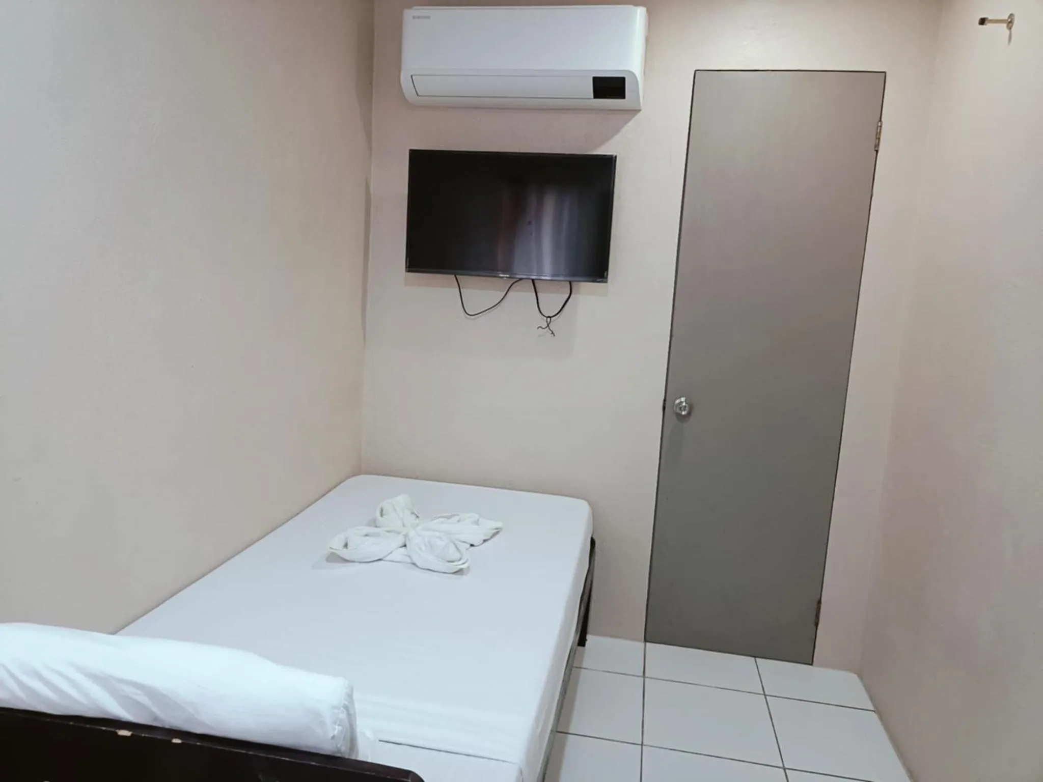 Bed in Claytown Pension House